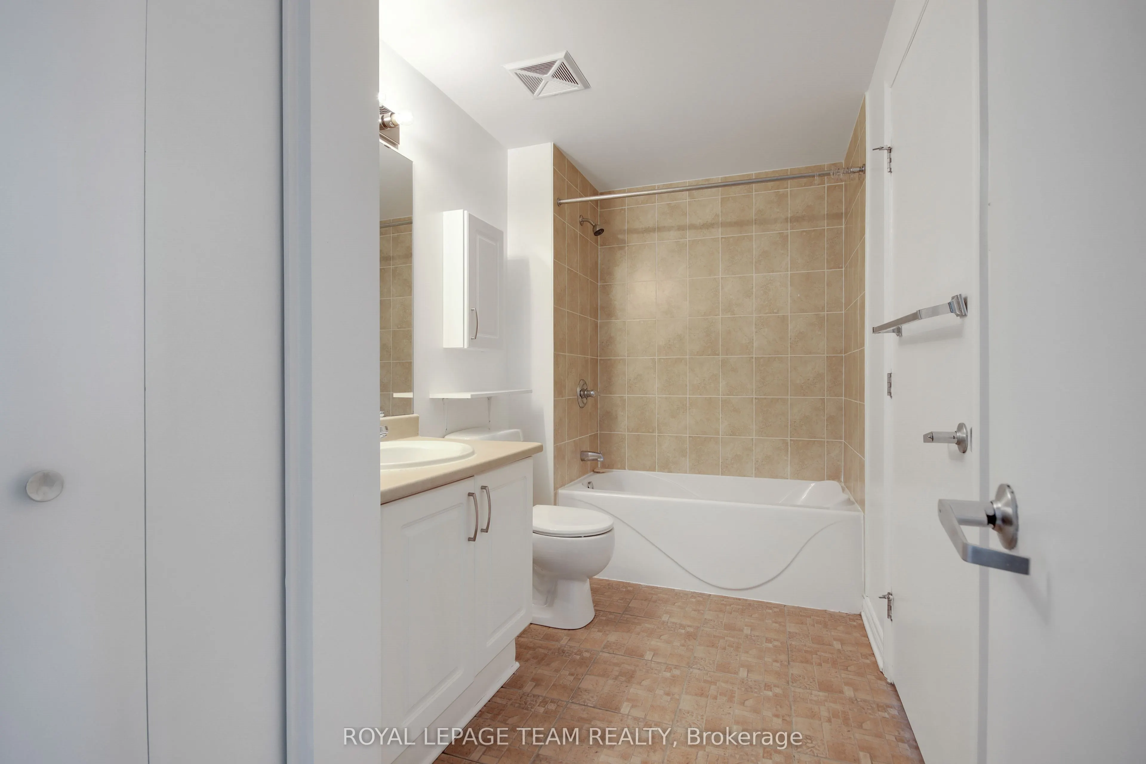 200 RIDEAU Street, #1609