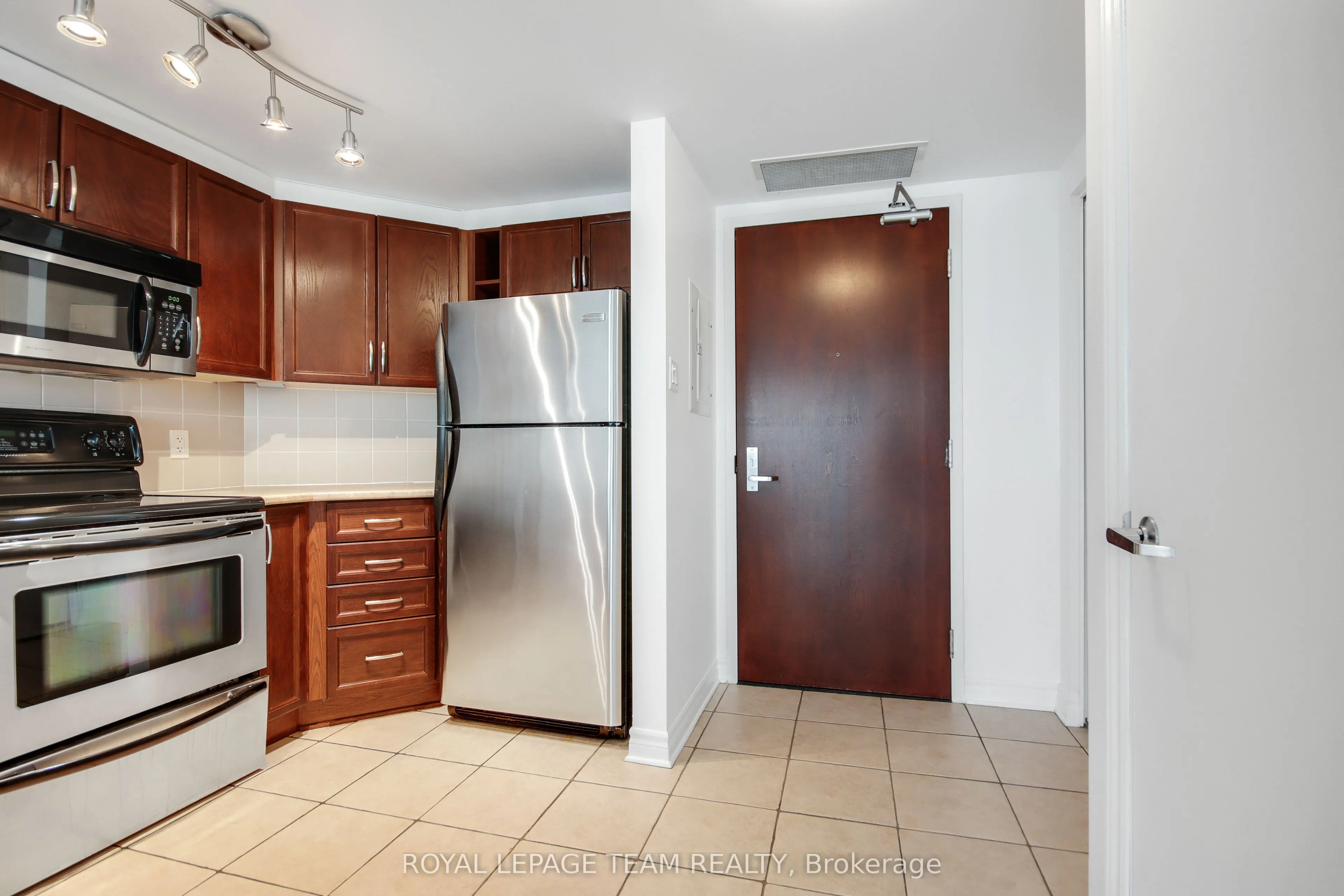 200 RIDEAU Street, #1609