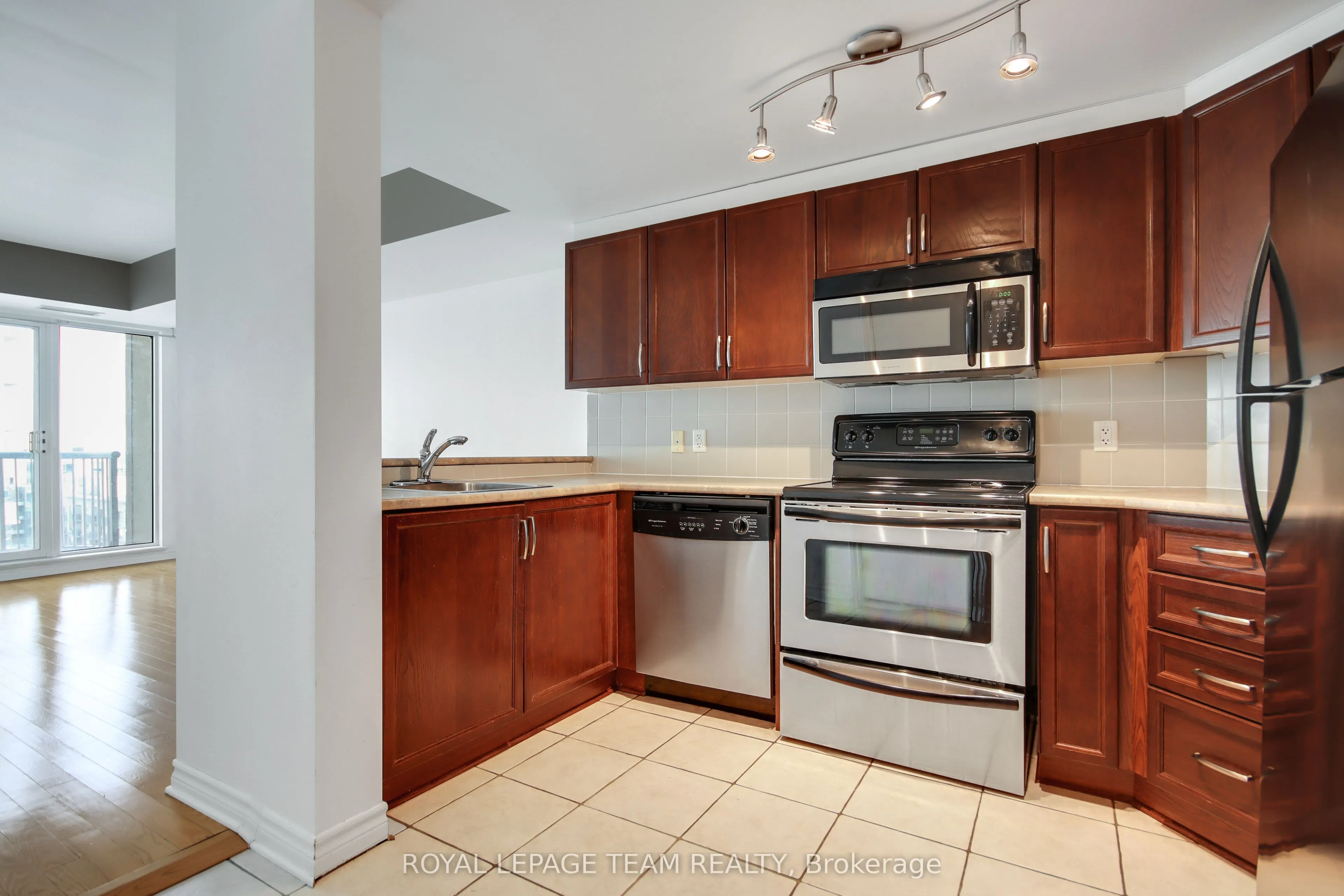 200 RIDEAU Street, #1609