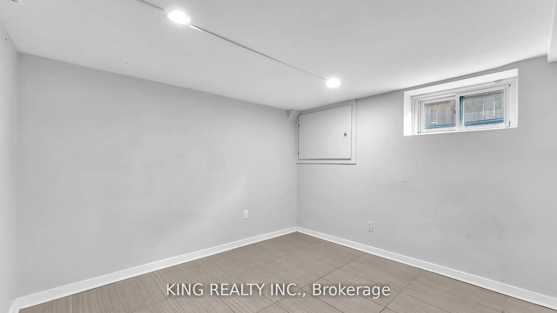 1227 TRAFALGAR Street