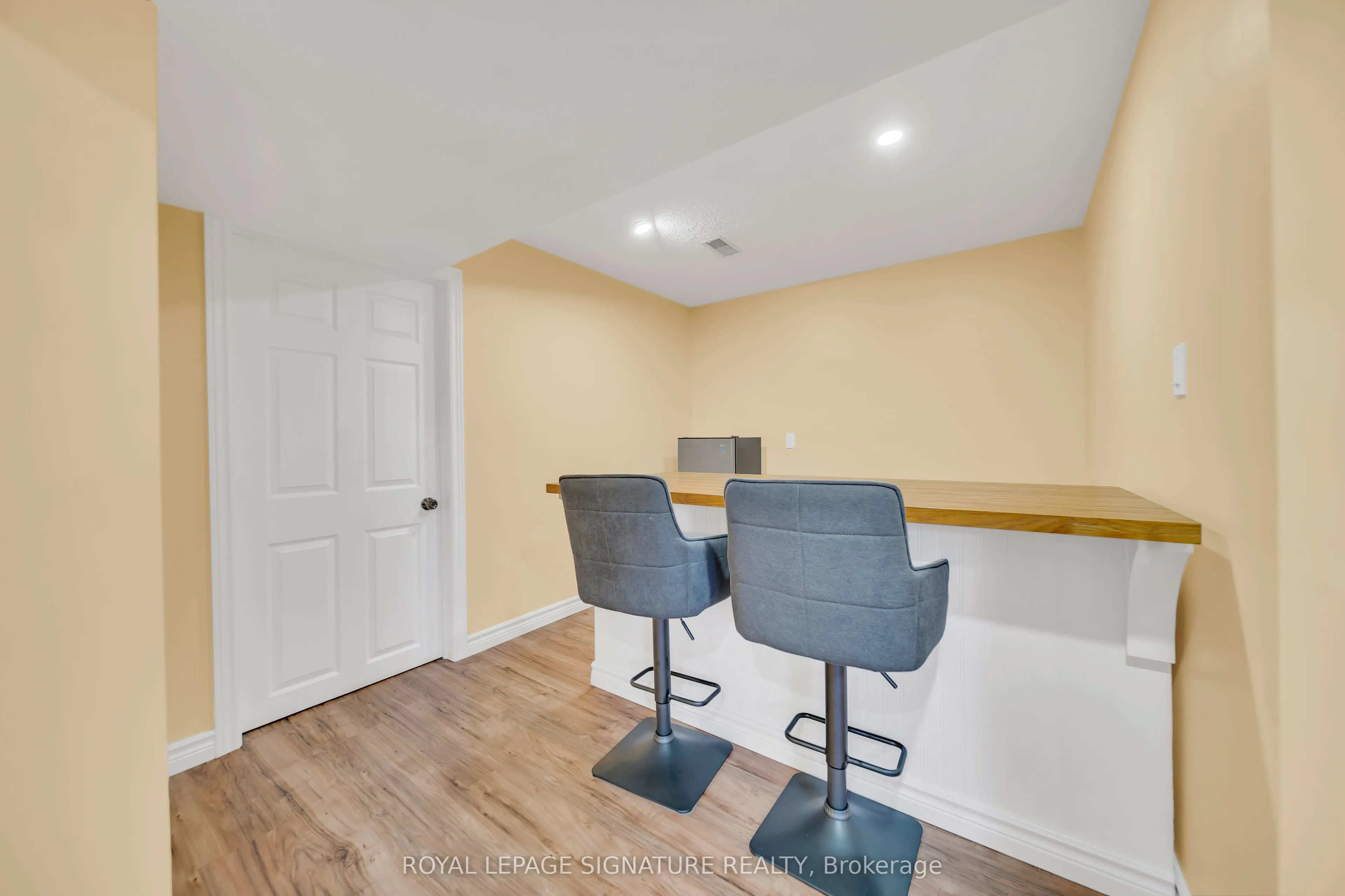 219 Elmira Road S