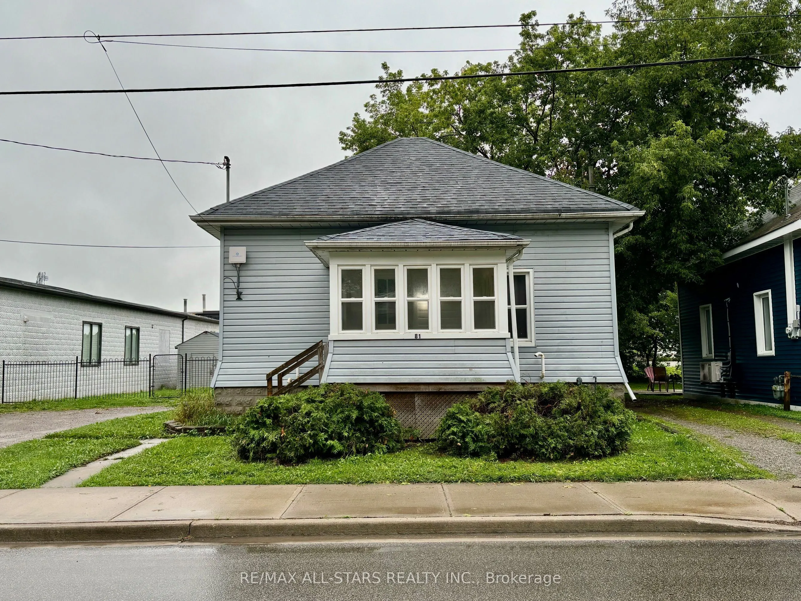 81 Durham Street W