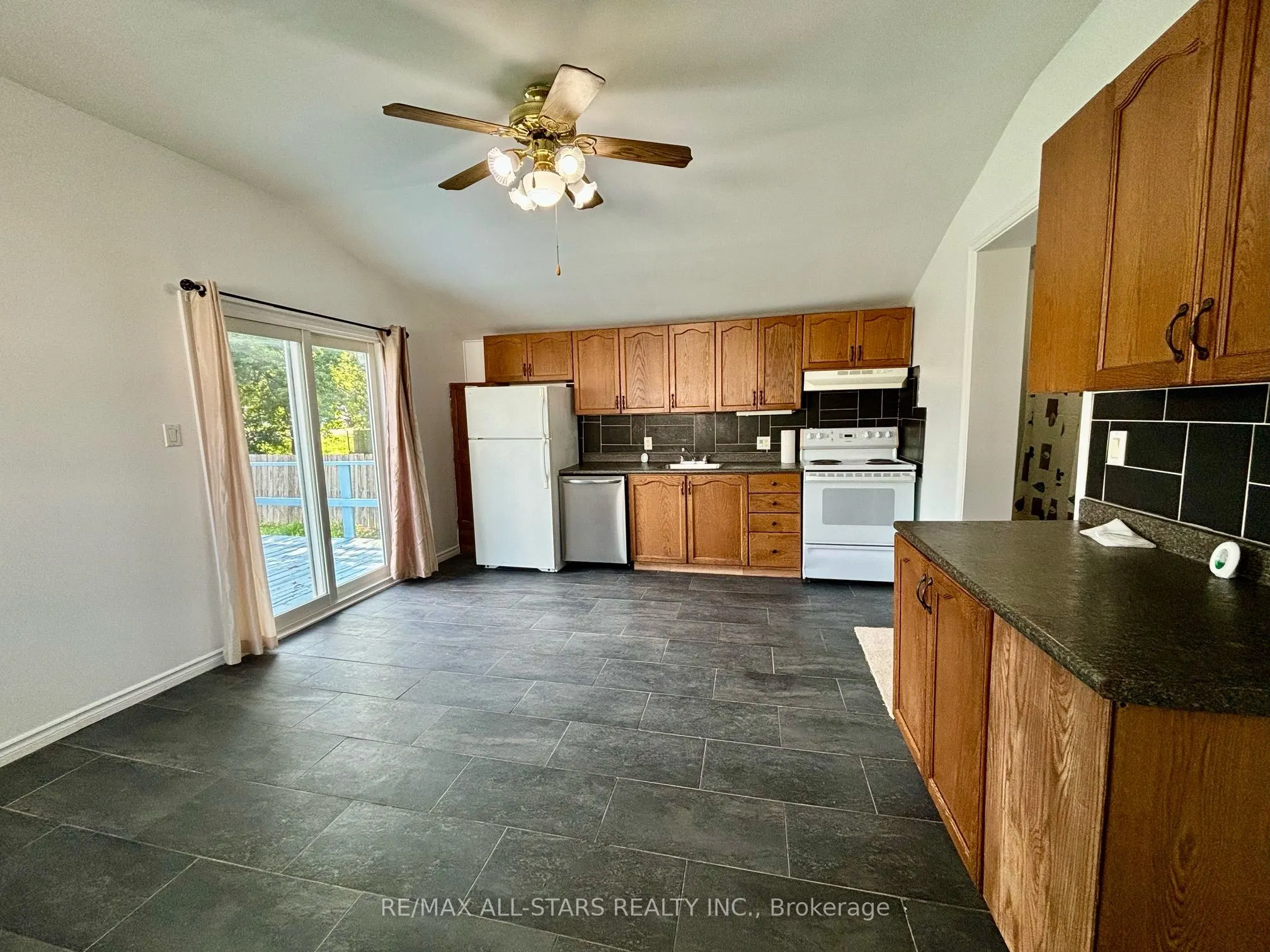 81 Durham Street W
