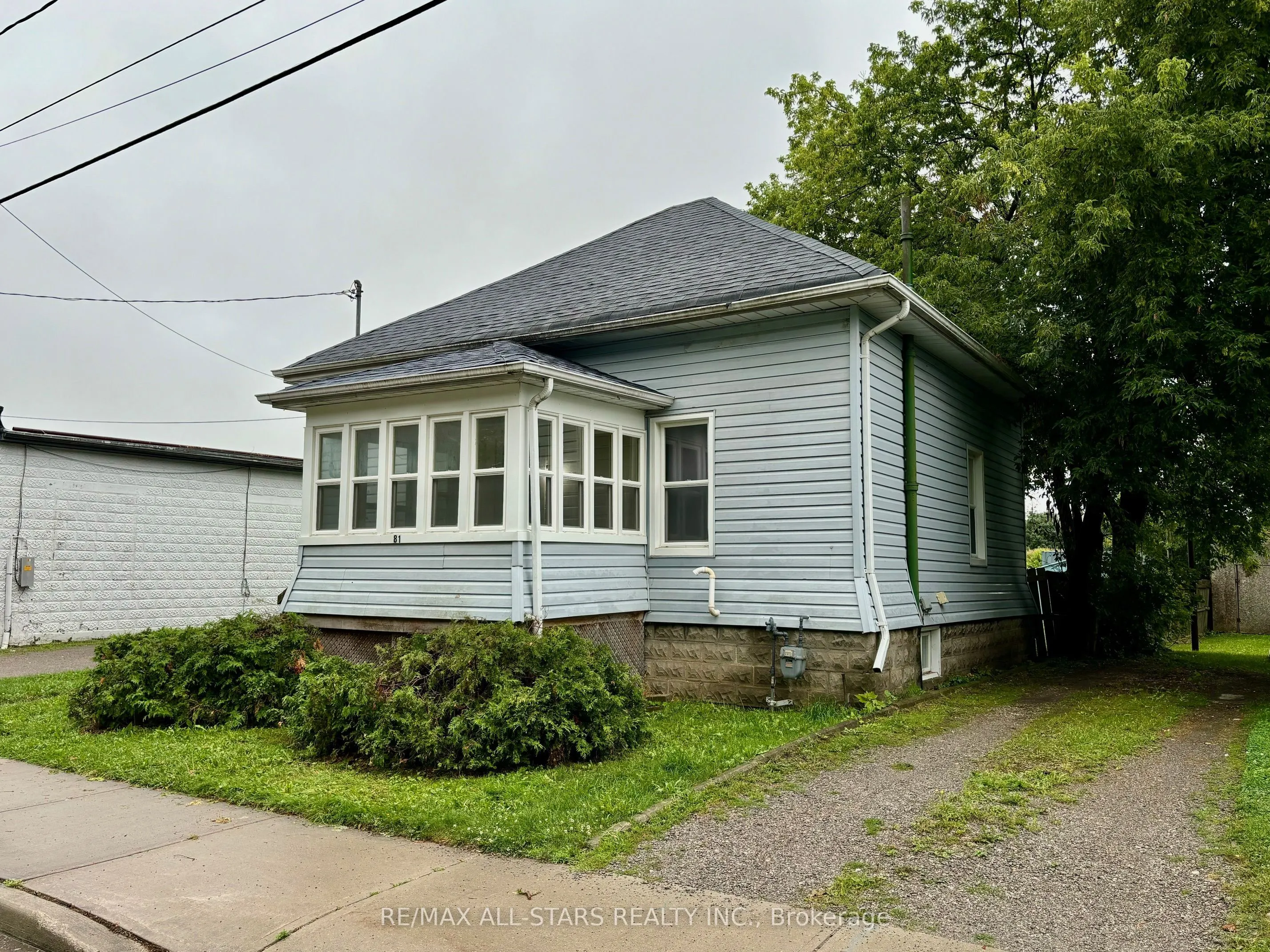 81 Durham Street W