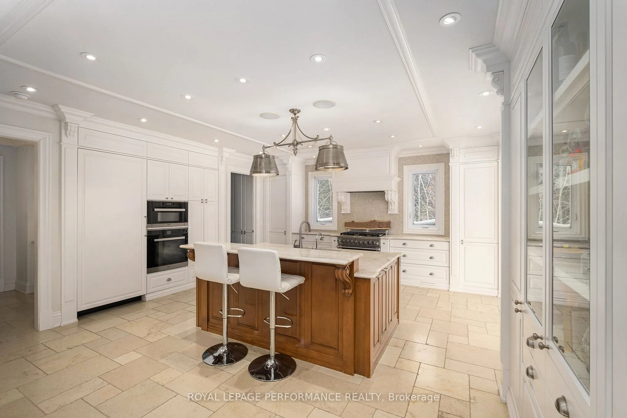 1413 BLACKHORSE Court