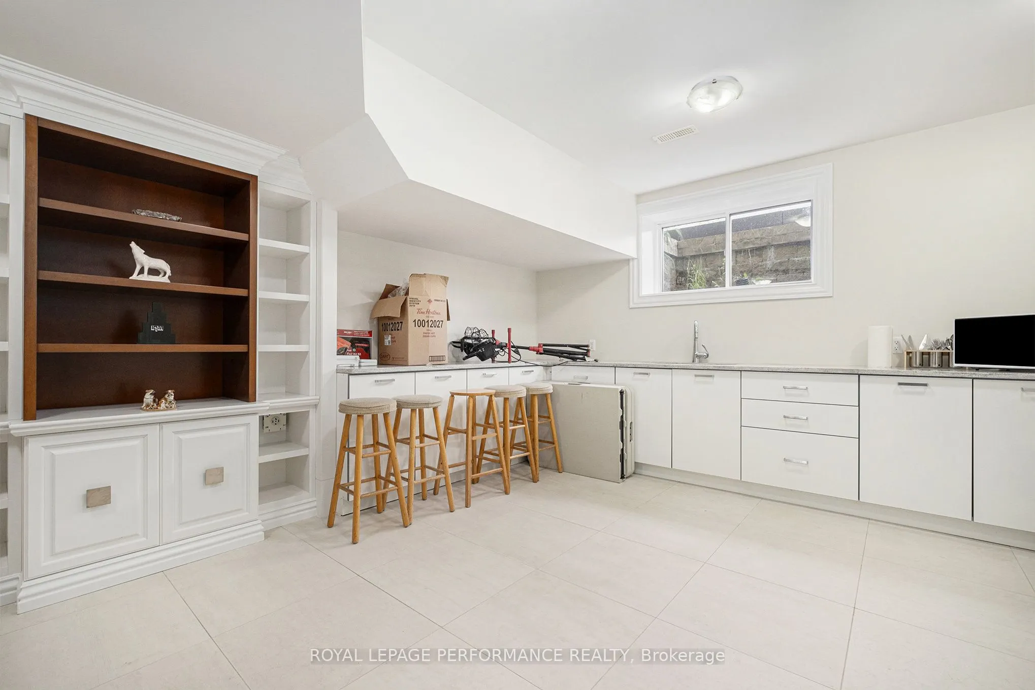 1413 BLACKHORSE Court