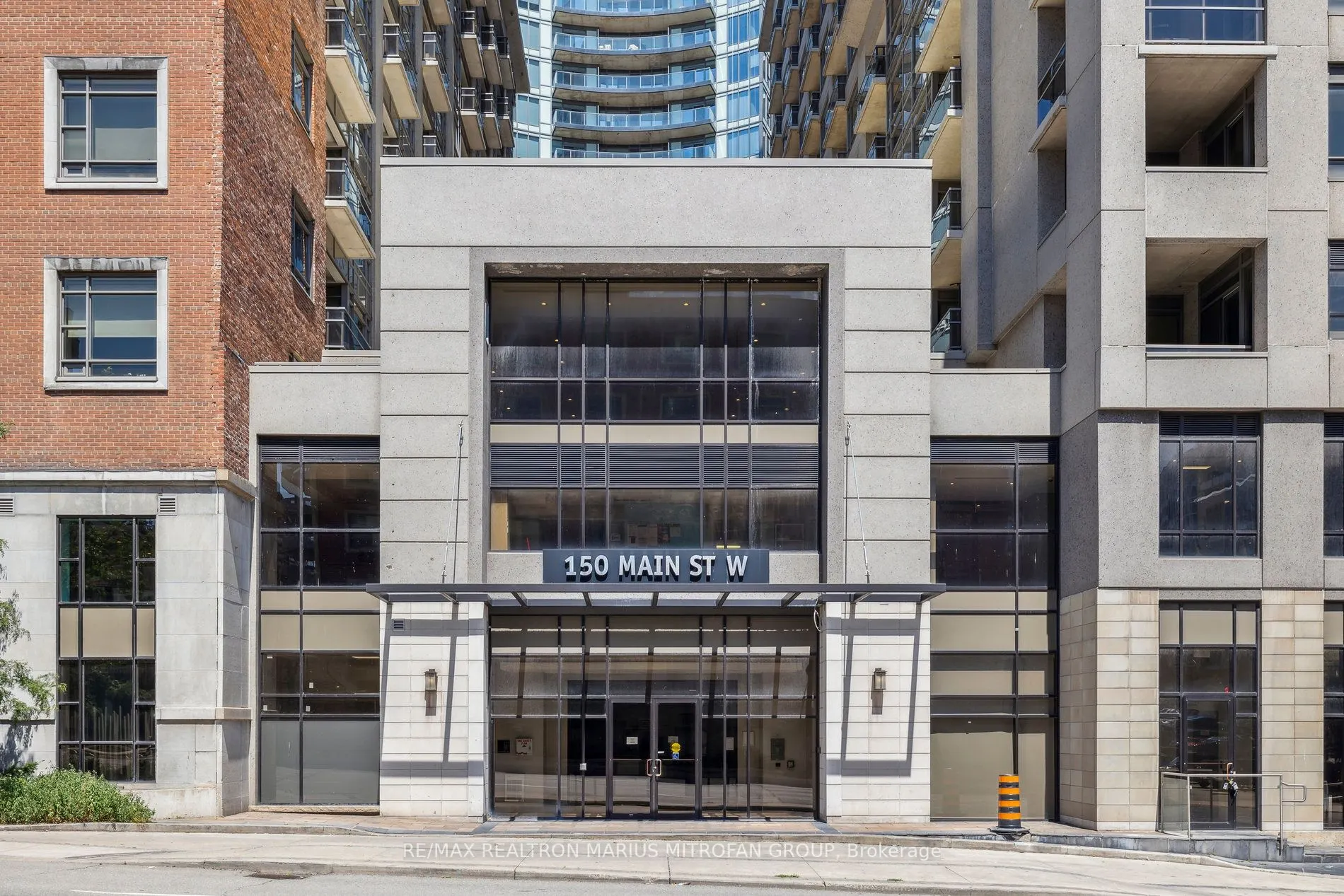150 Main Street W, #805