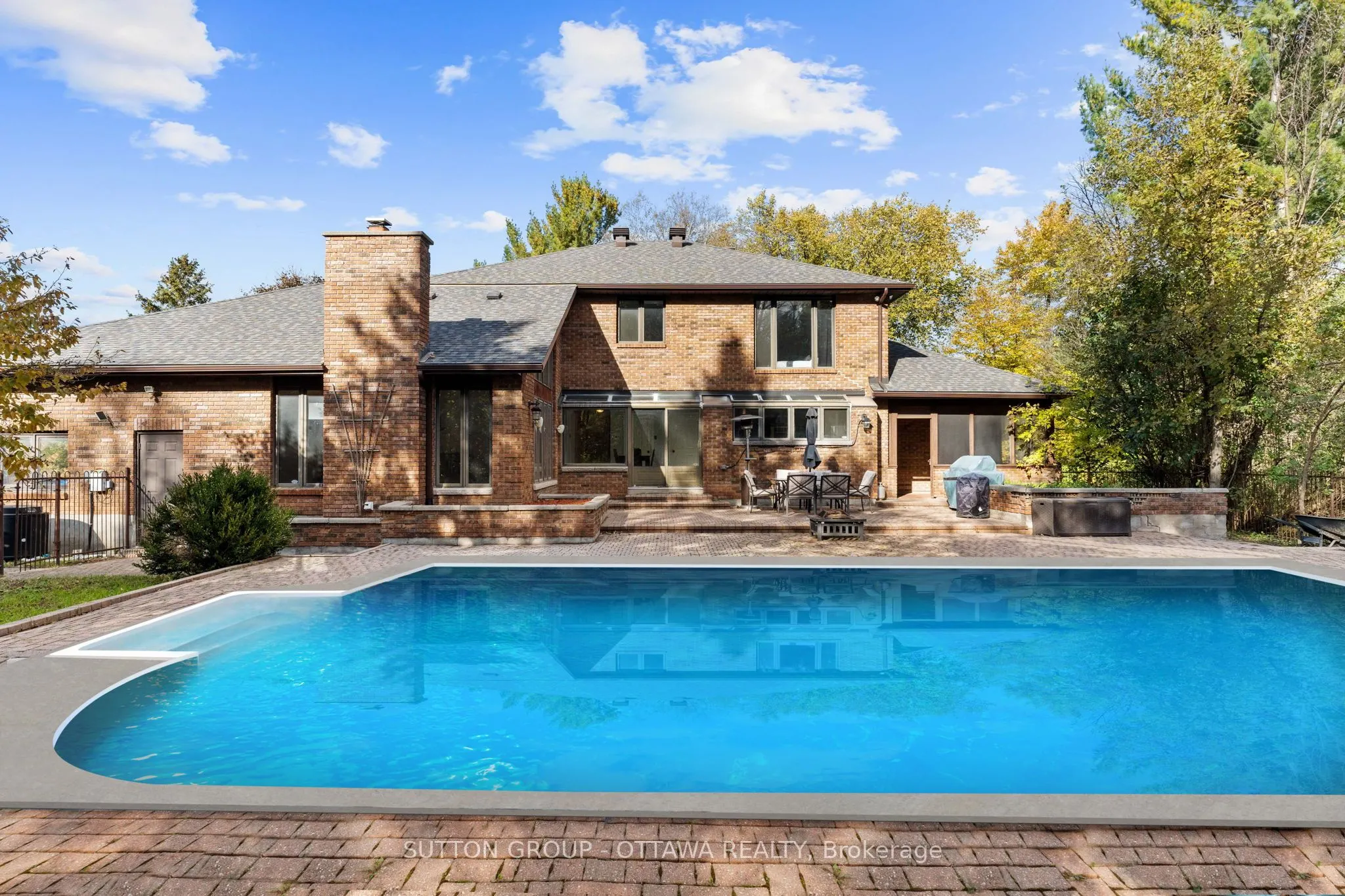7 ROLSTON Way