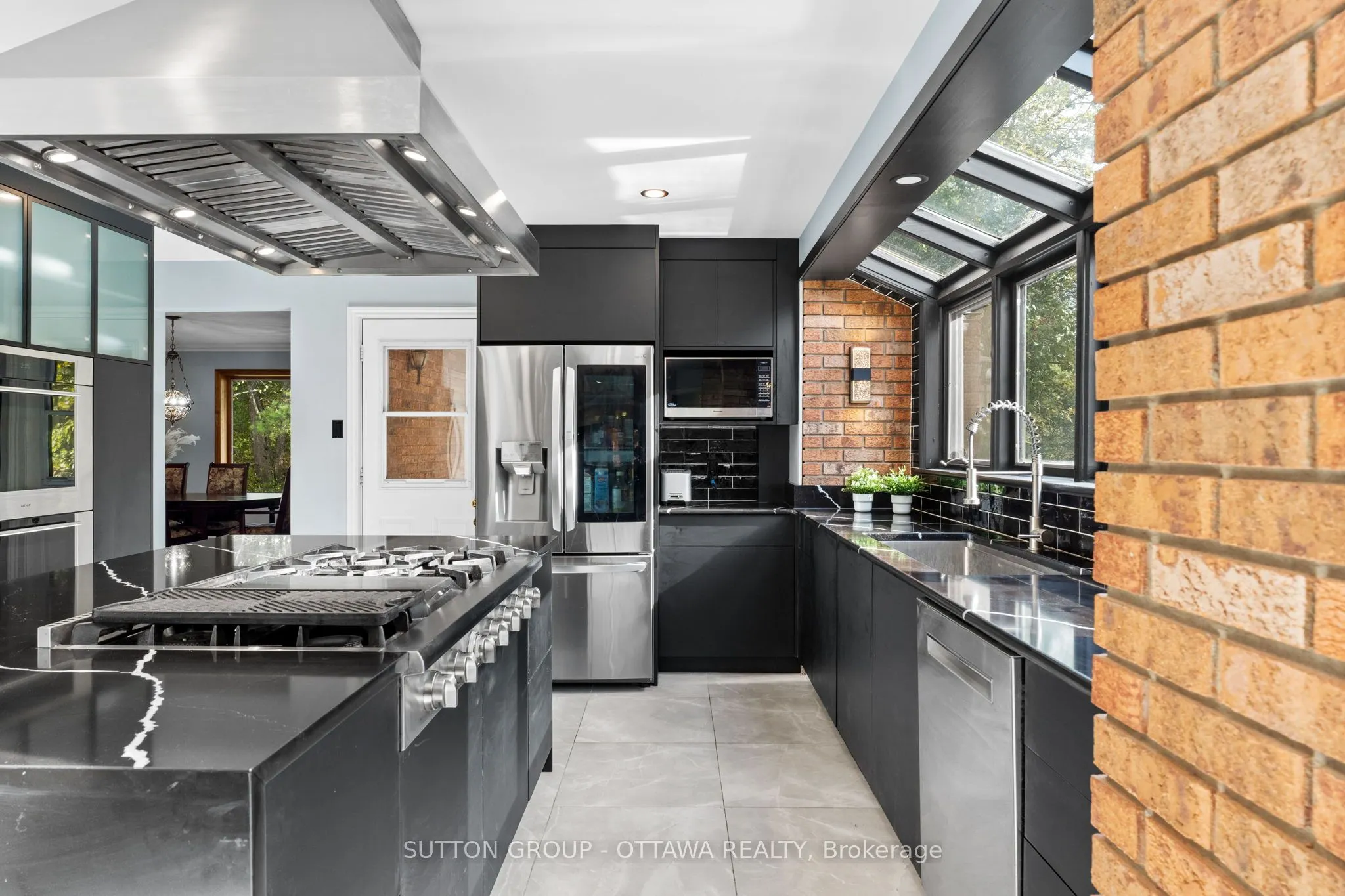 7 ROLSTON Way