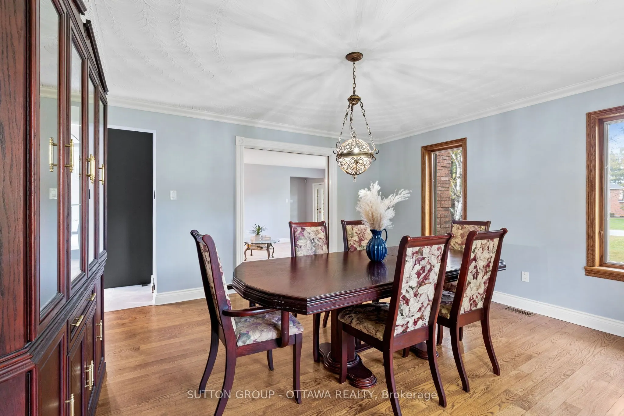 7 ROLSTON Way