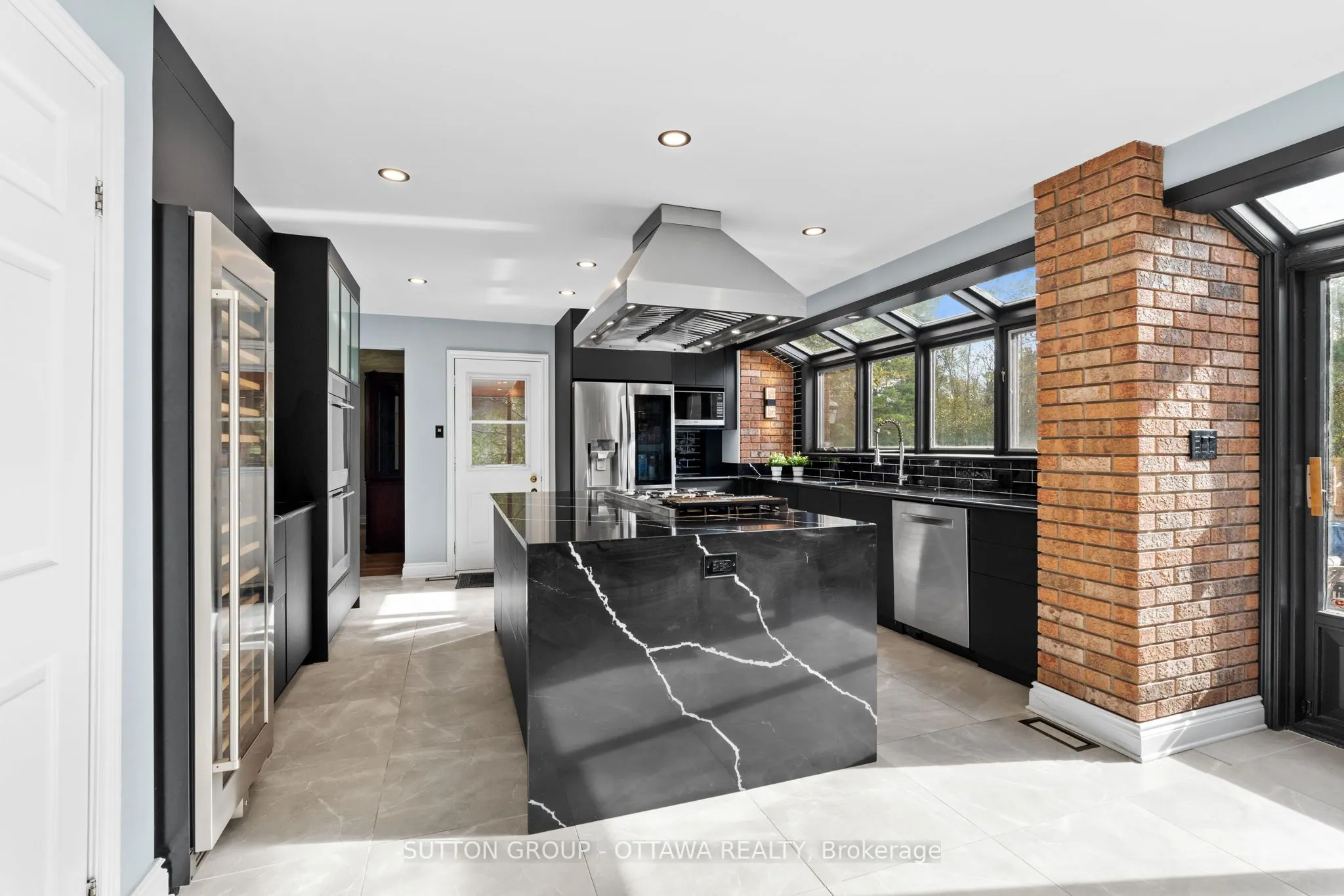 7 ROLSTON Way
