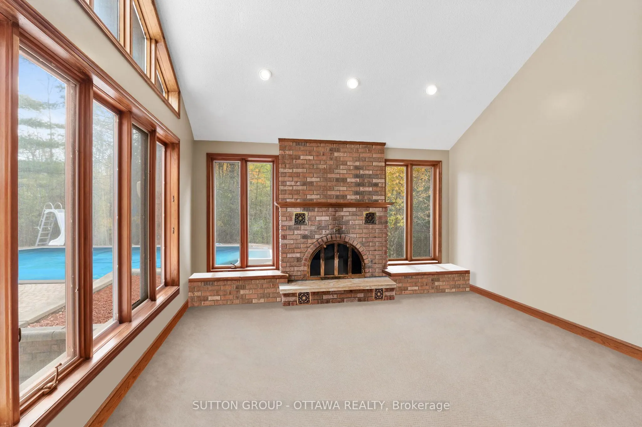 7 ROLSTON Way