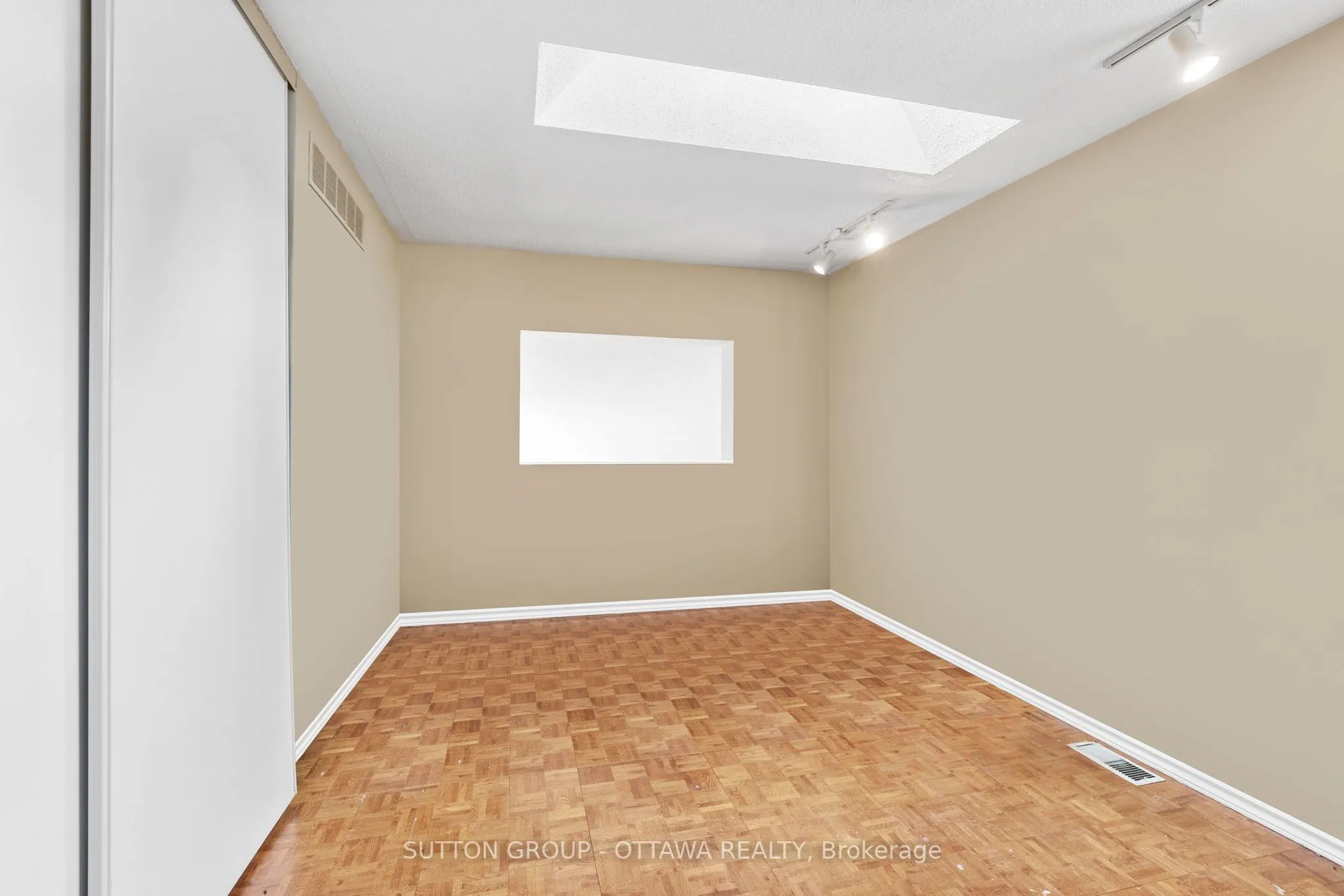 7 ROLSTON Way