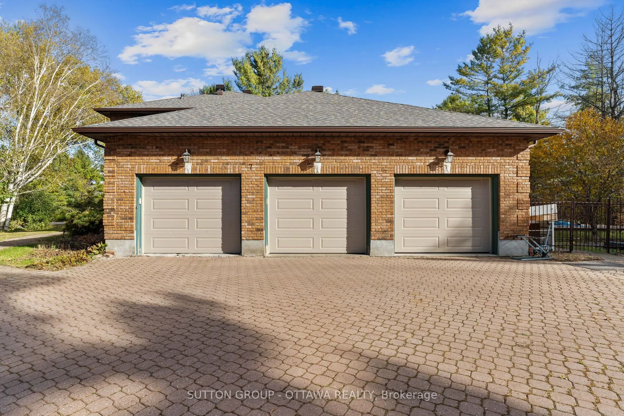 7 ROLSTON Way