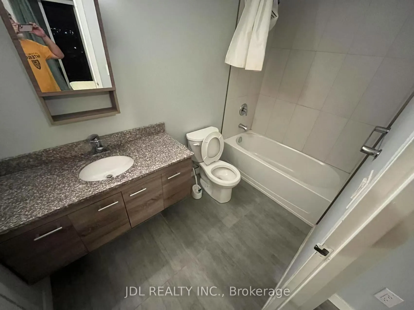 318 Spruce Street, #1106