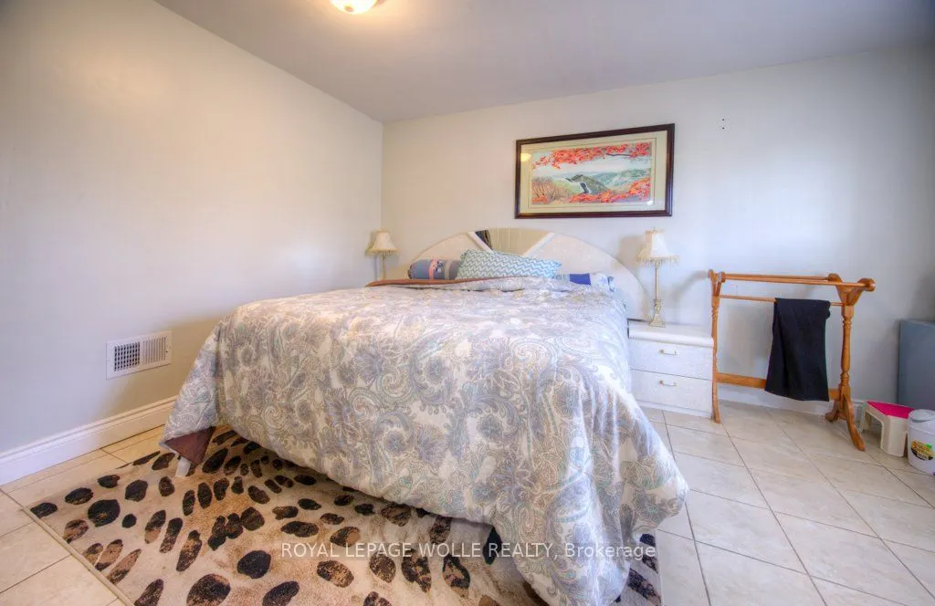 230 Highland Road W