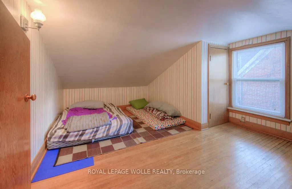 230 Highland Road W
