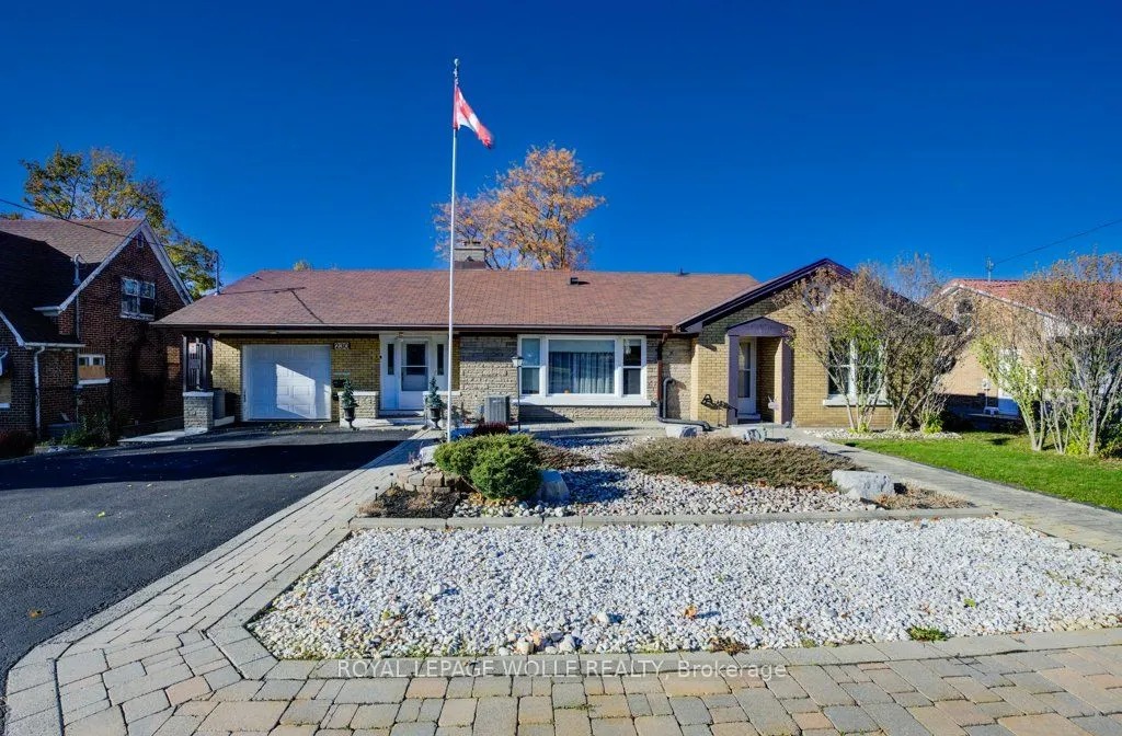 230 Highland Road W