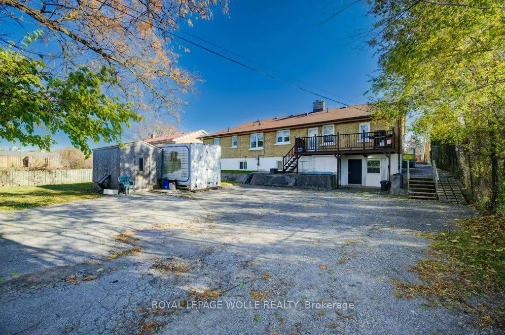 230 Highland Road W