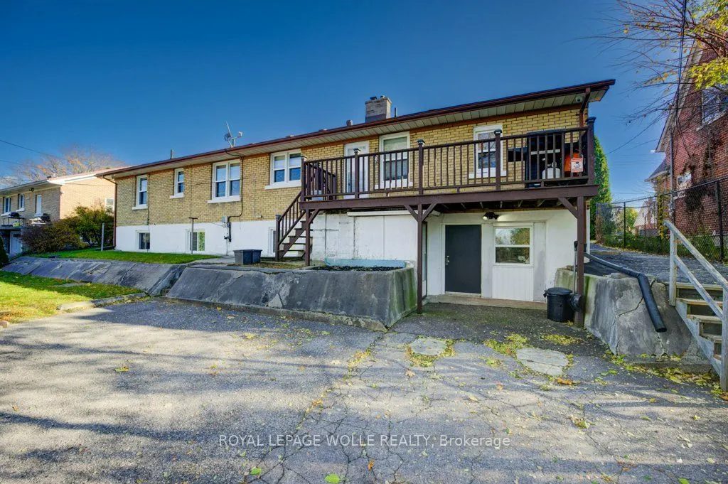 230 Highland Road W