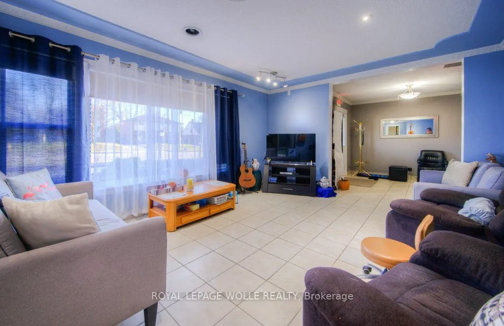 230 Highland Road W