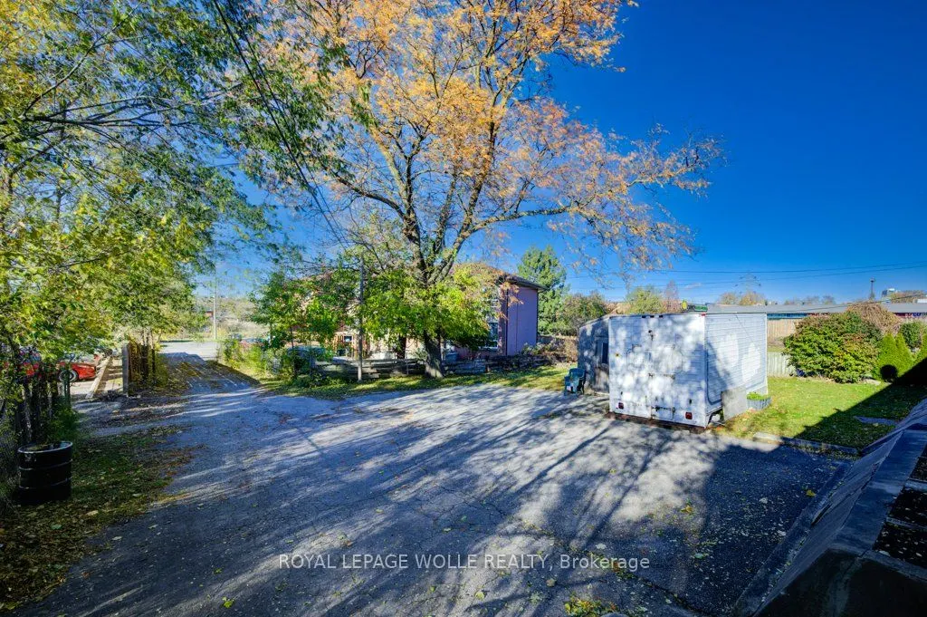 230 Highland Road W