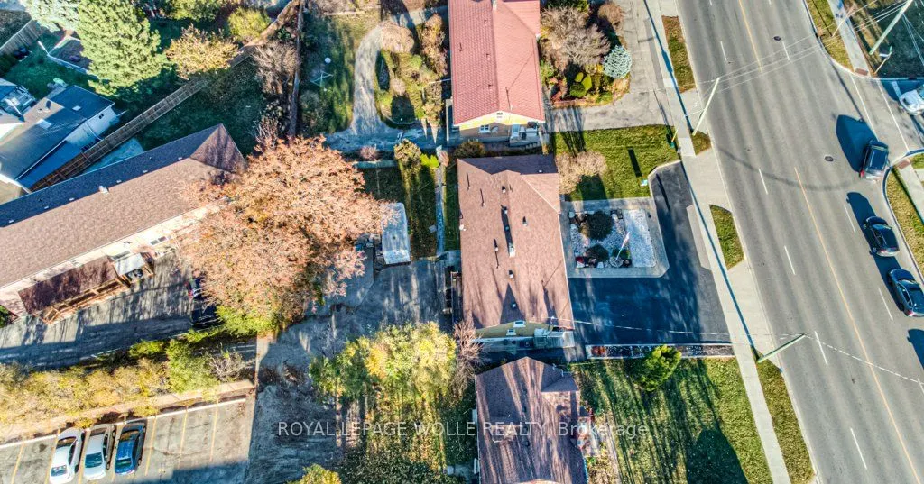 230 Highland Road W