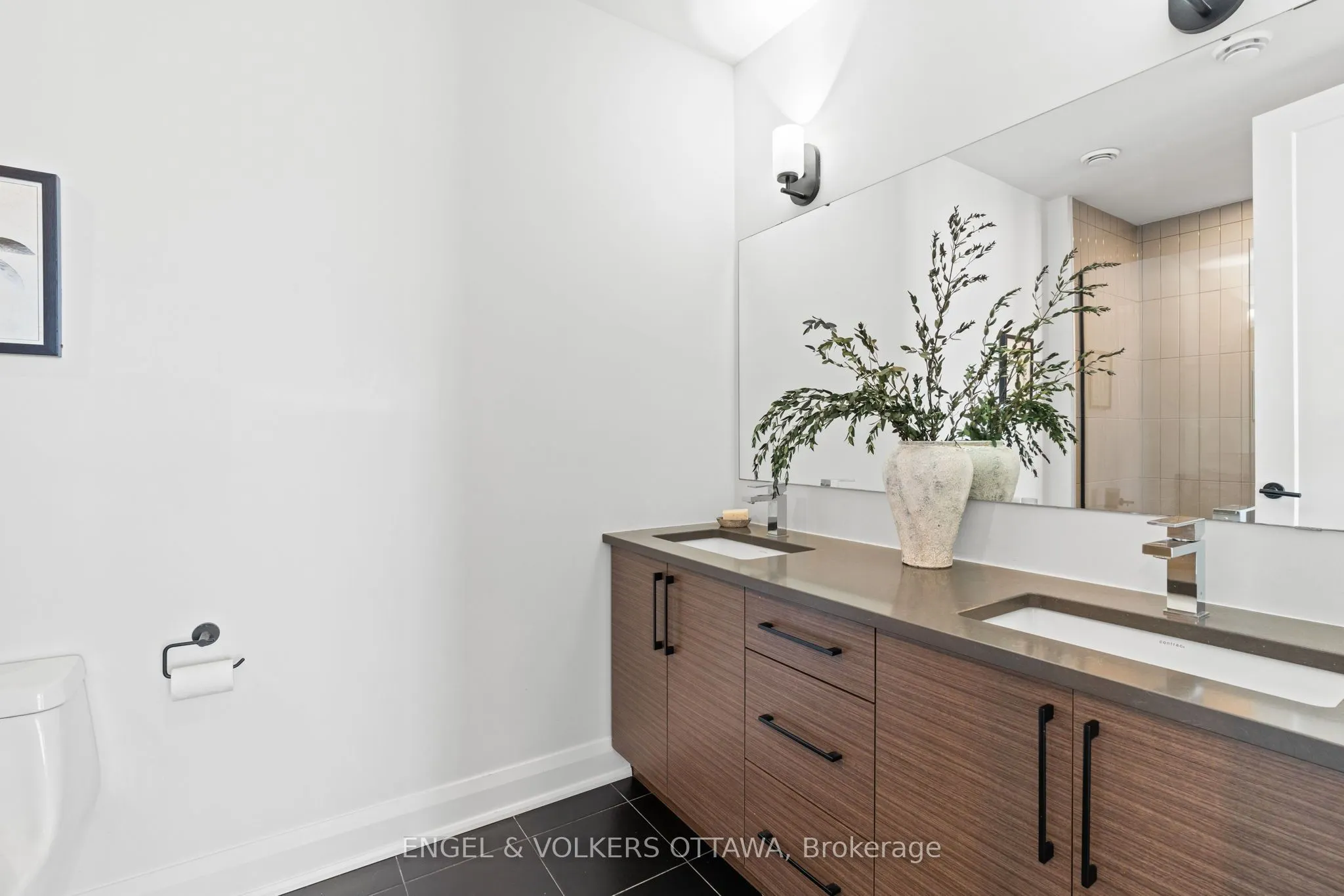 100 Cortile Private #301
