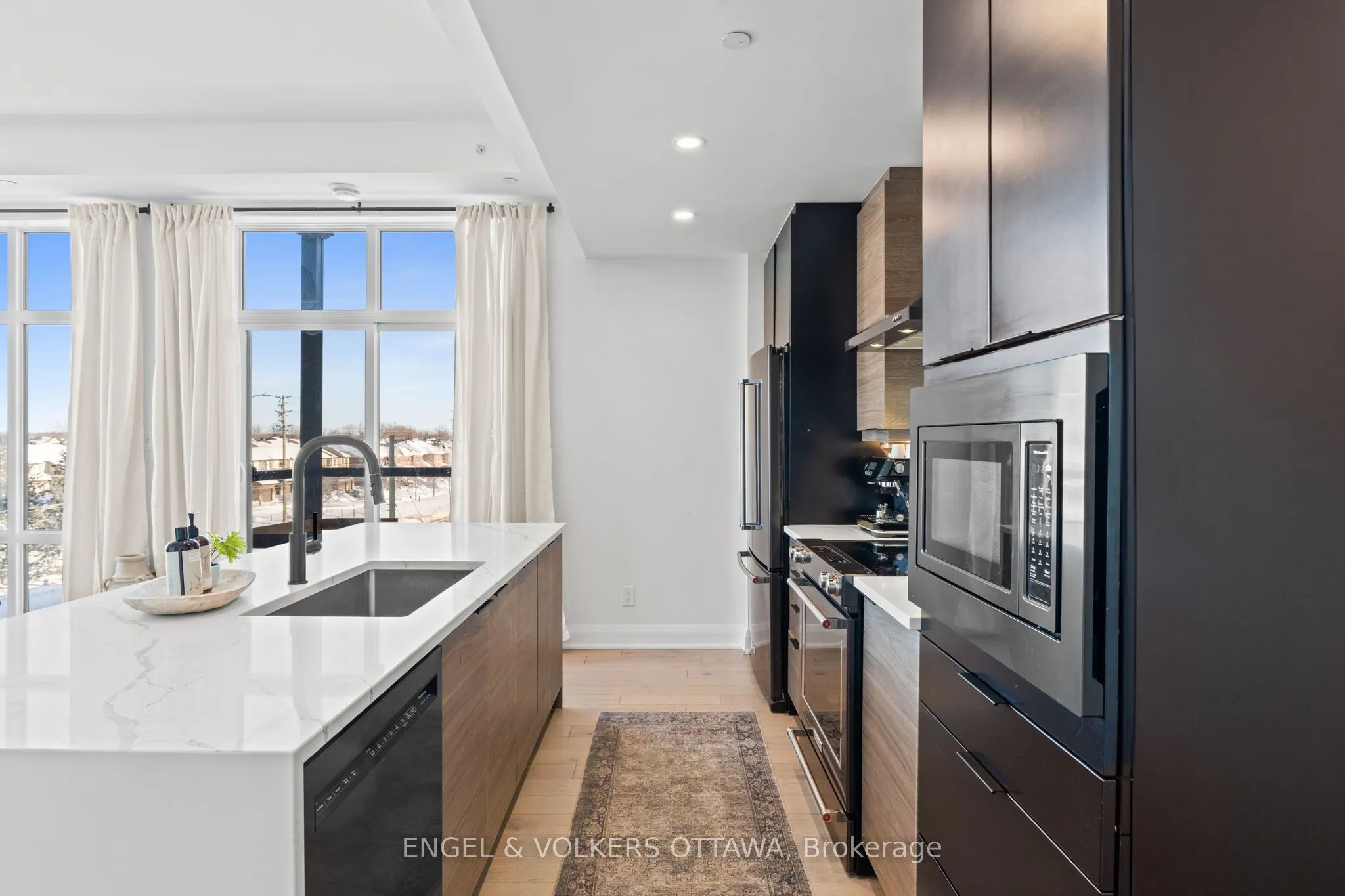 100 Cortile Private #301