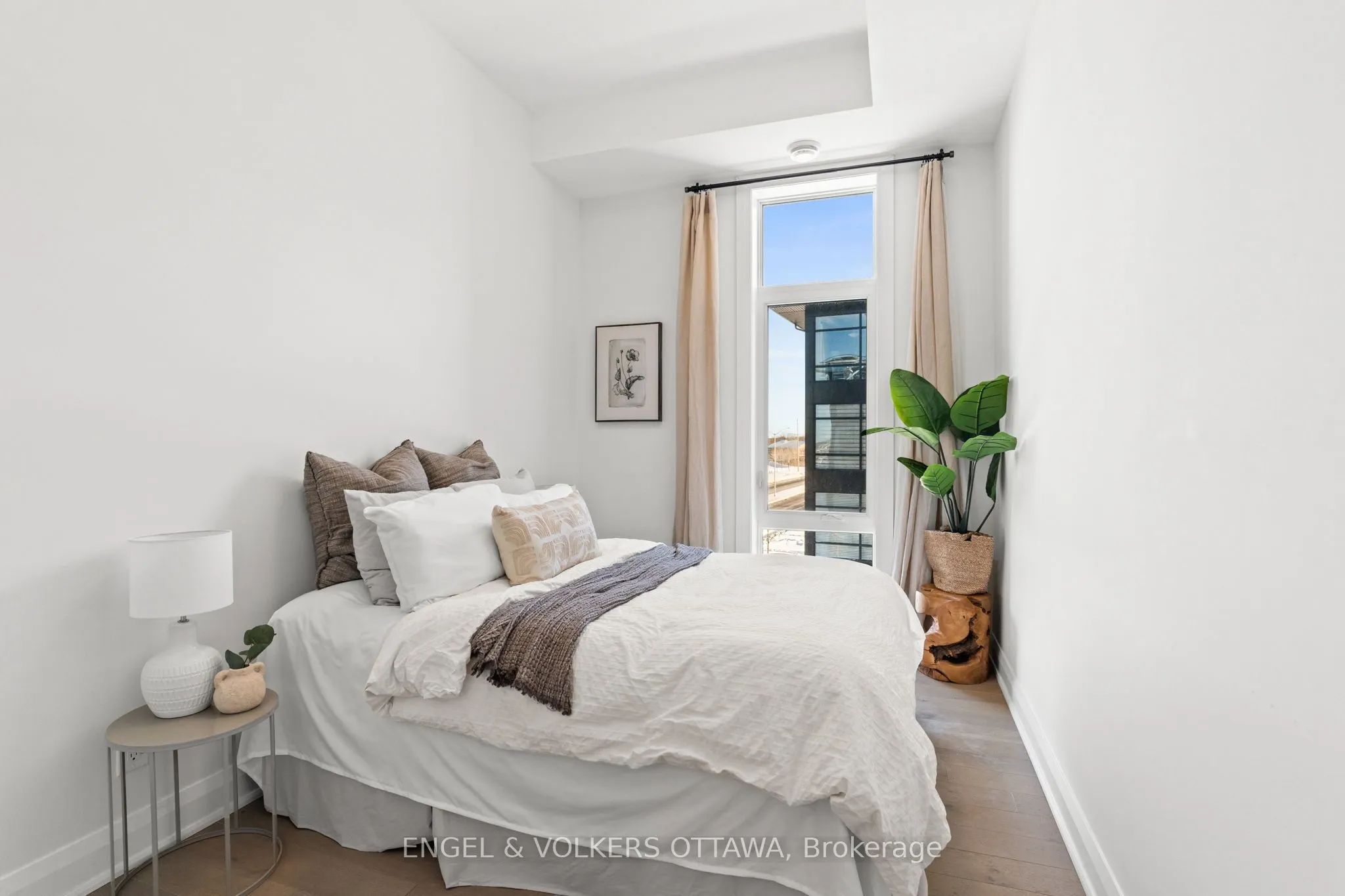100 Cortile Private #301