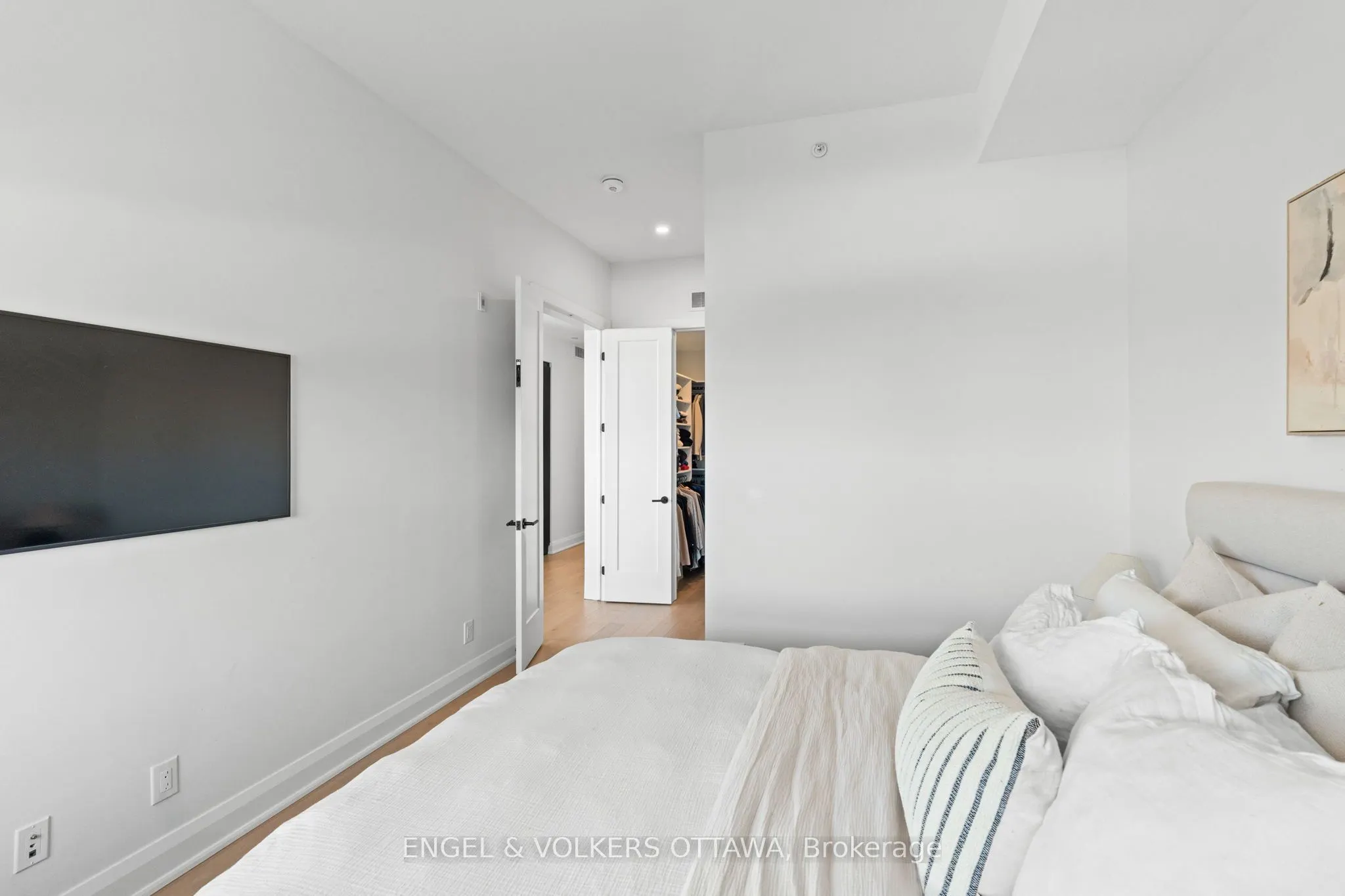 100 Cortile Private #301
