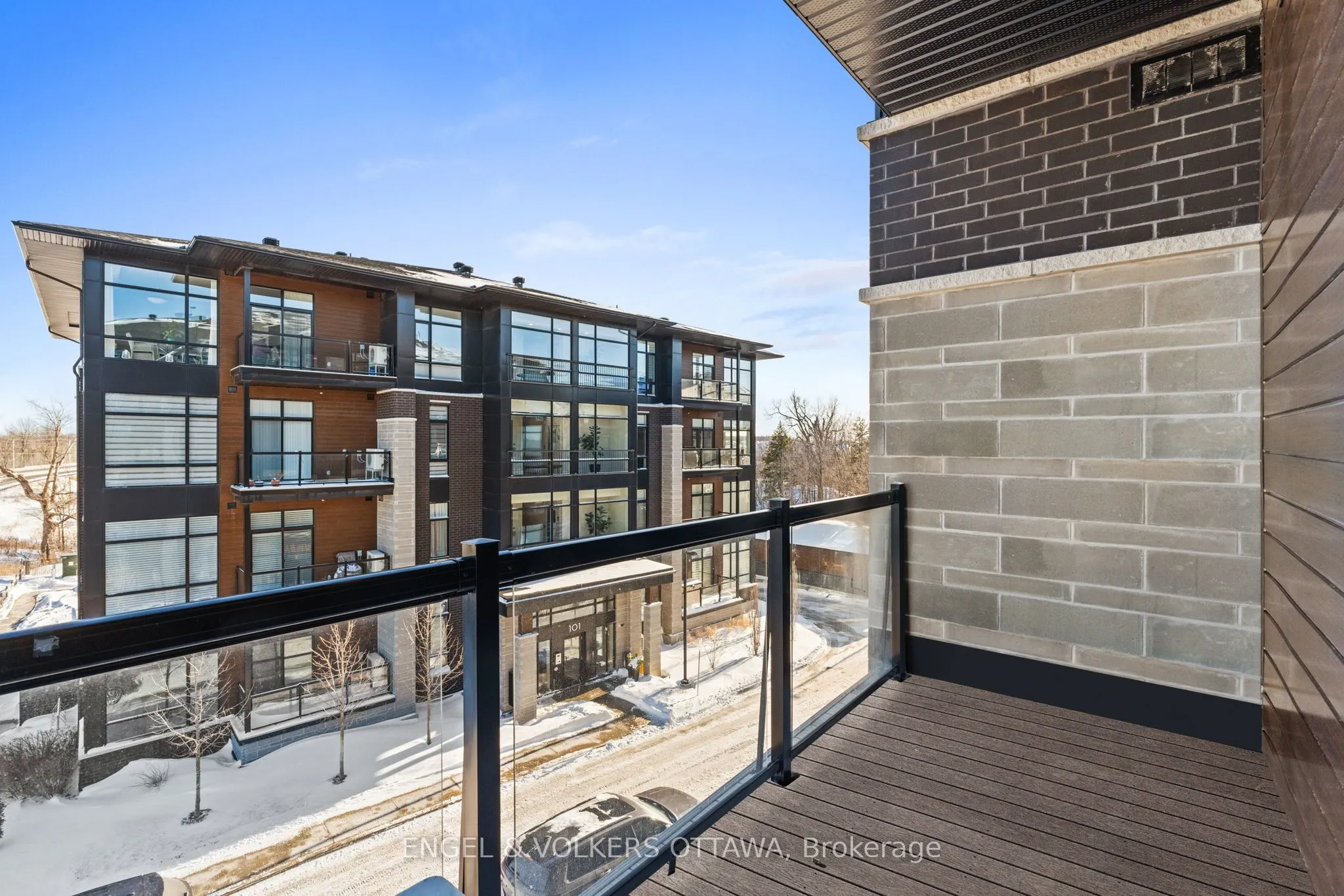 100 Cortile Private #301