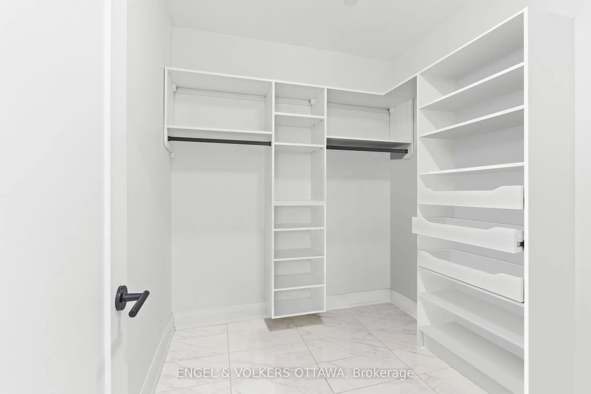 100 Cortile Private #301