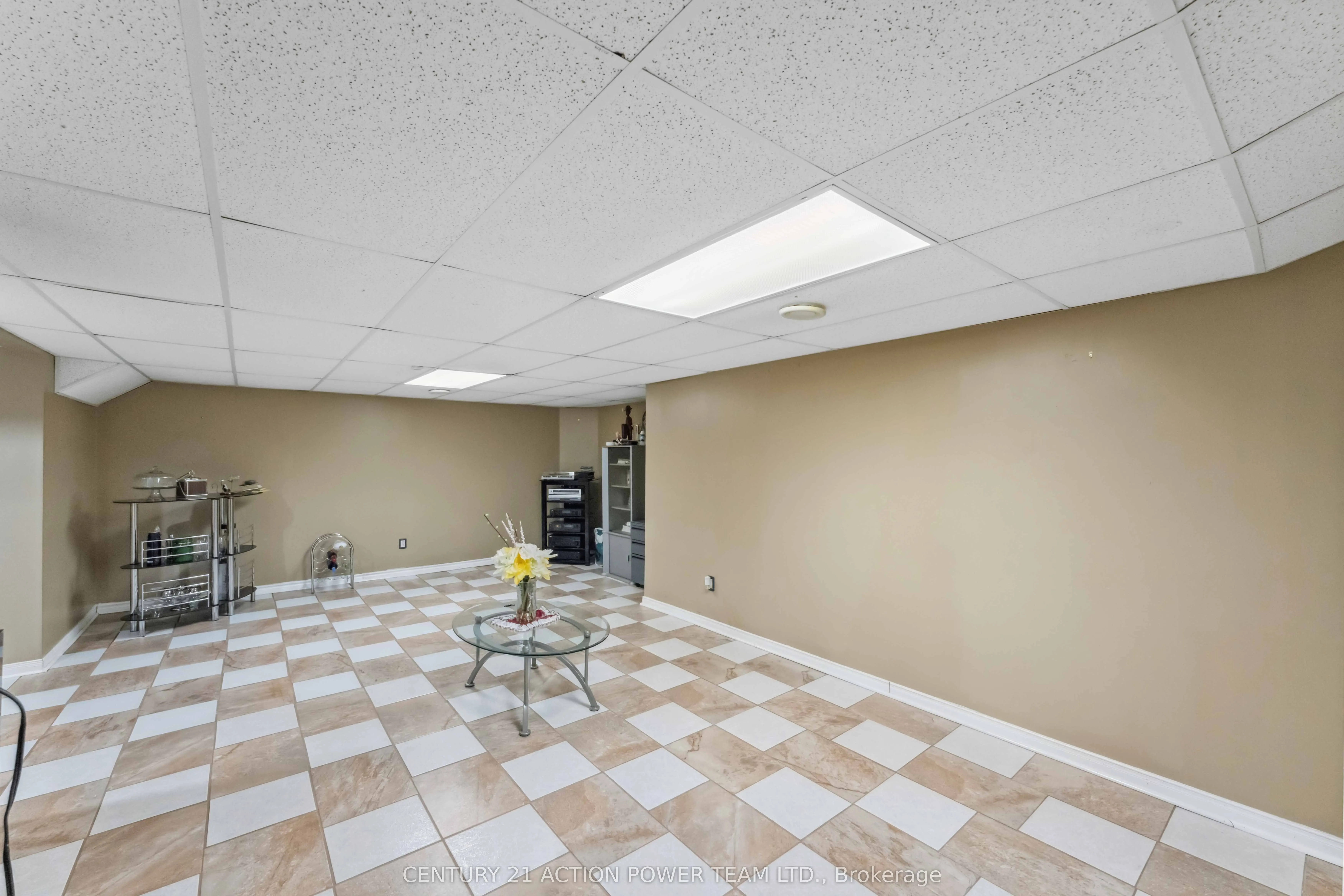 636 Aquaview Drive