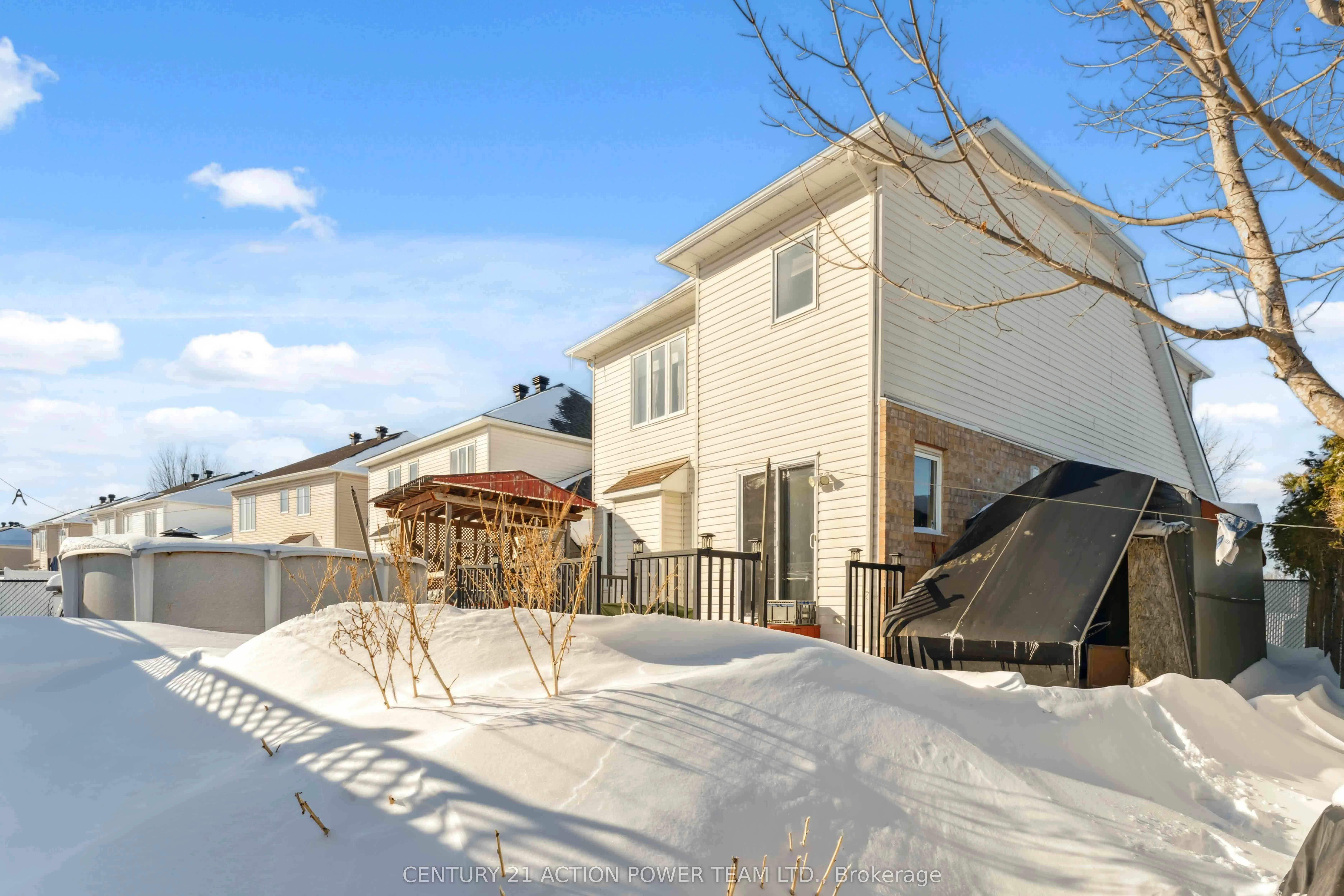 636 Aquaview Drive