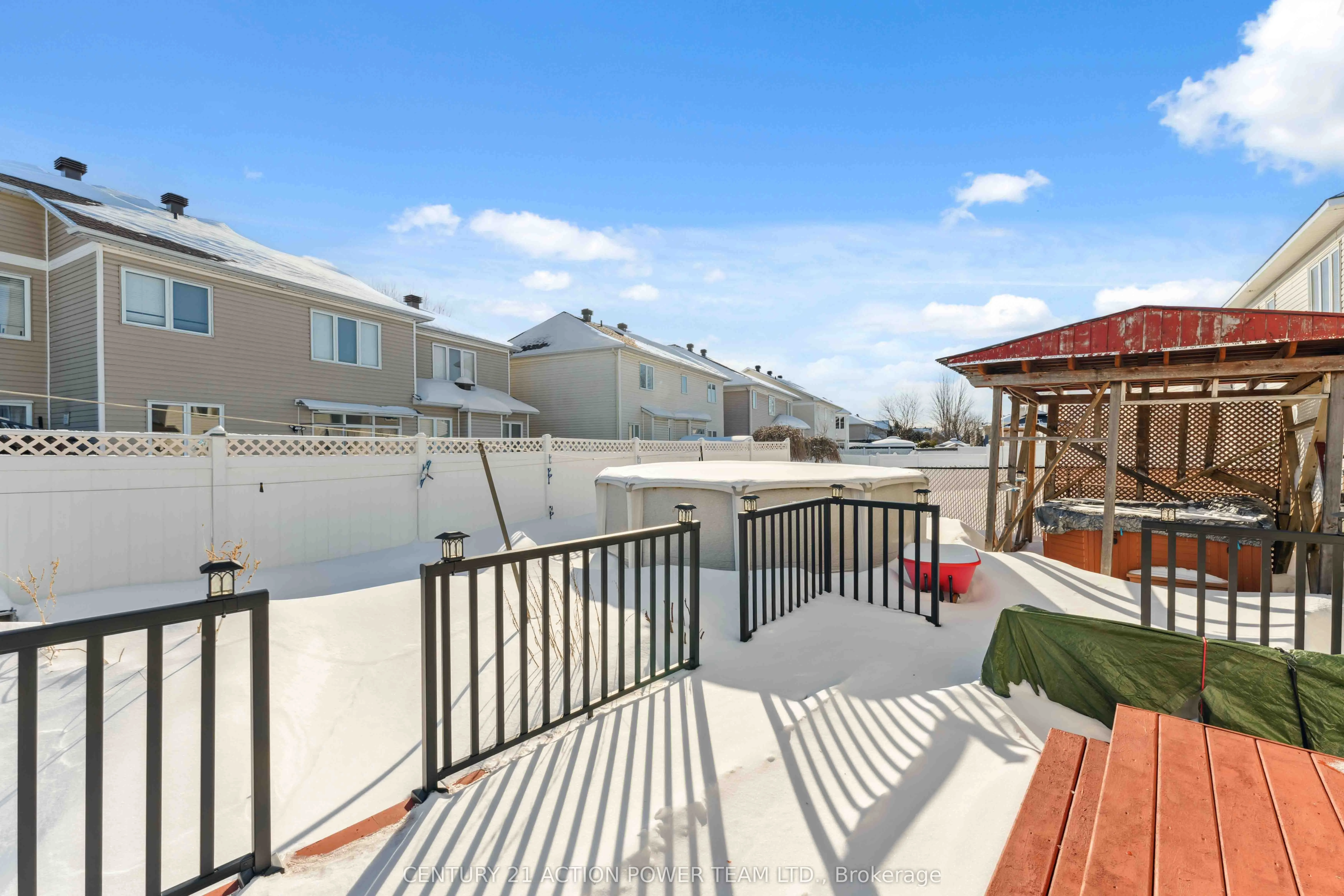 636 Aquaview Drive