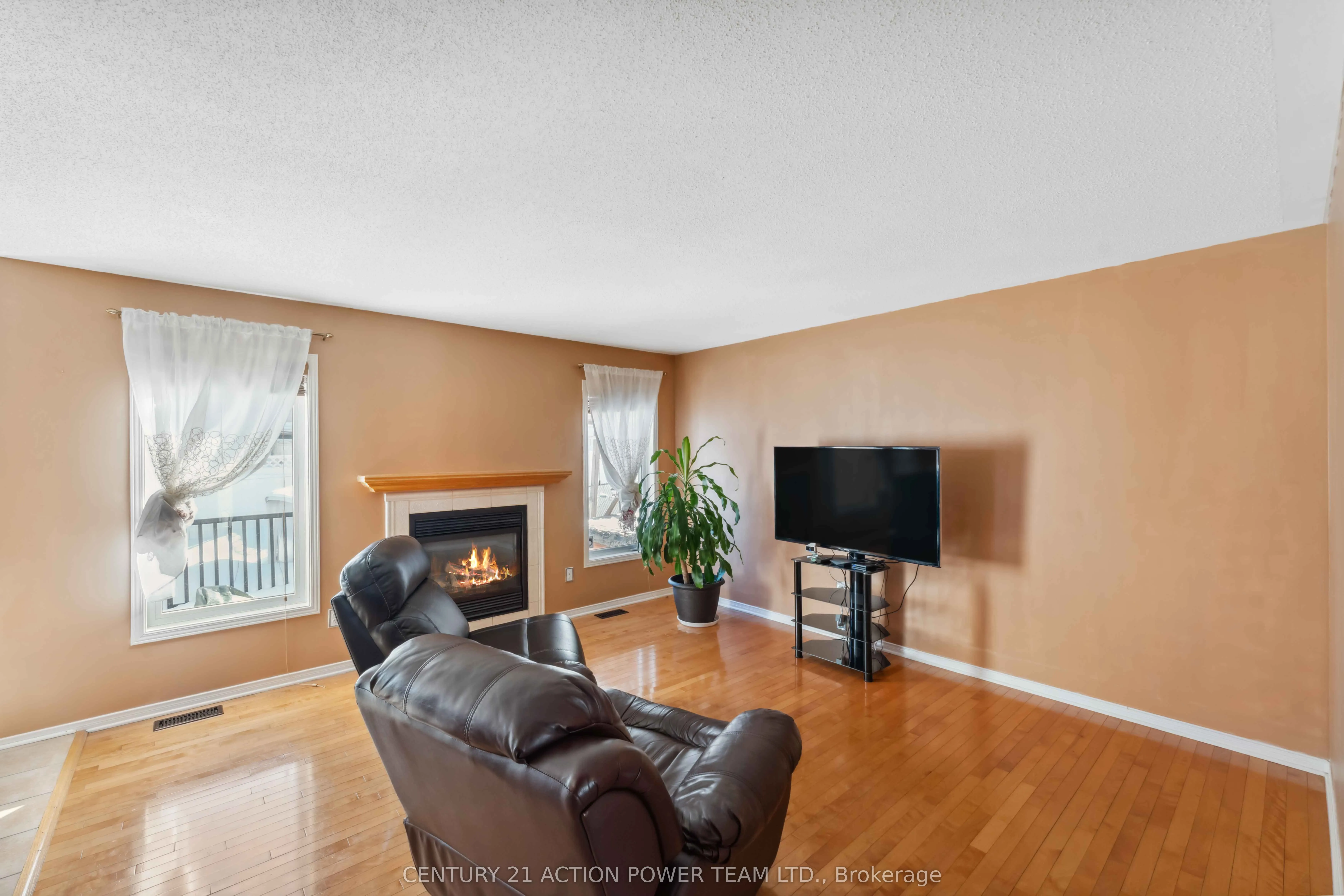 636 Aquaview Drive