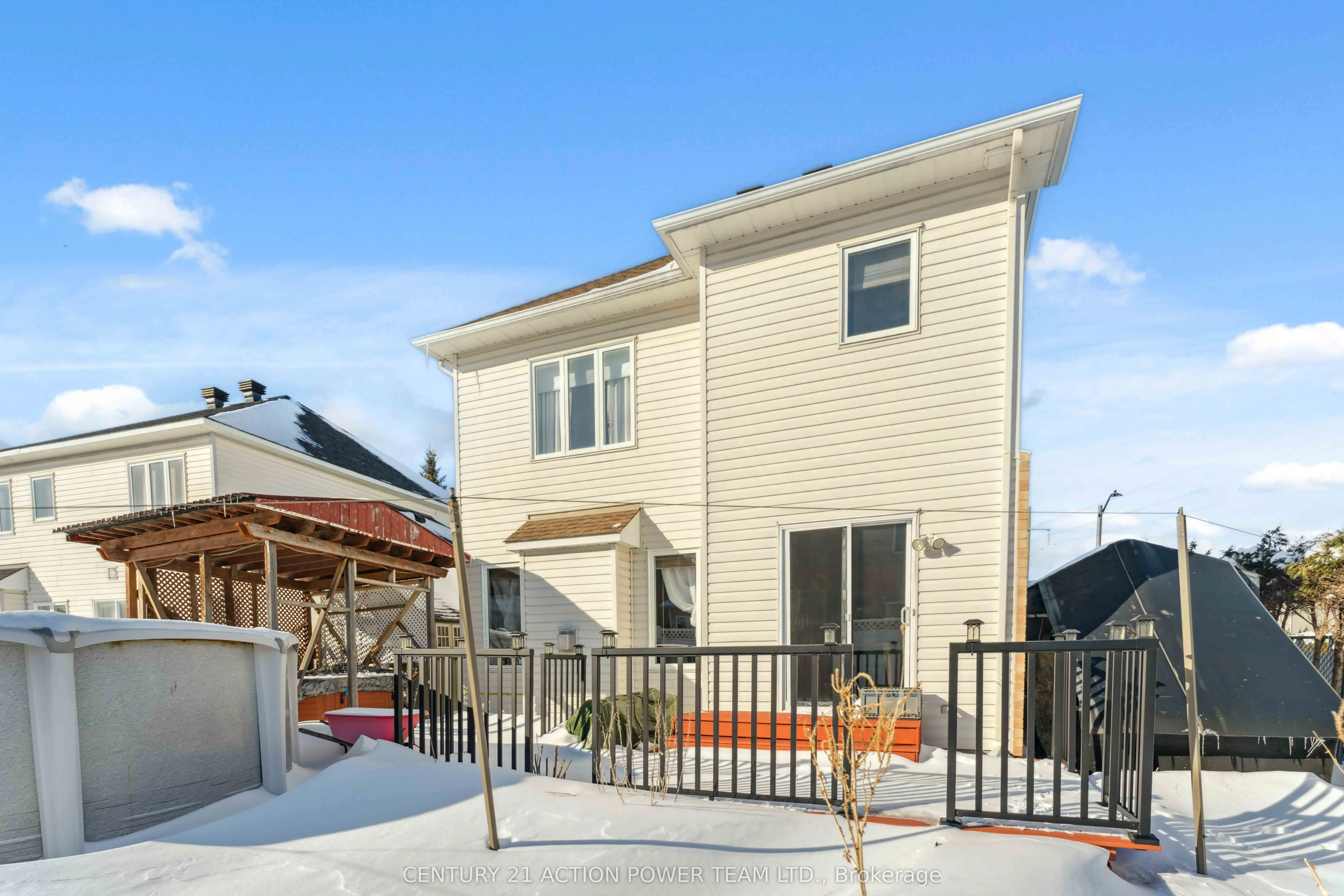636 Aquaview Drive