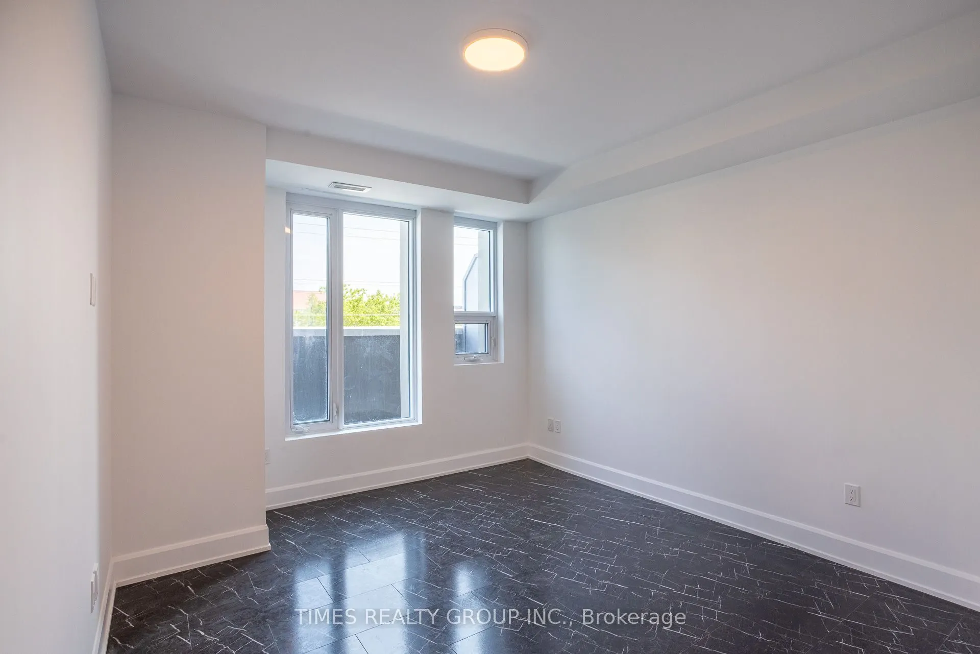 195 HUNTER Street E, #307