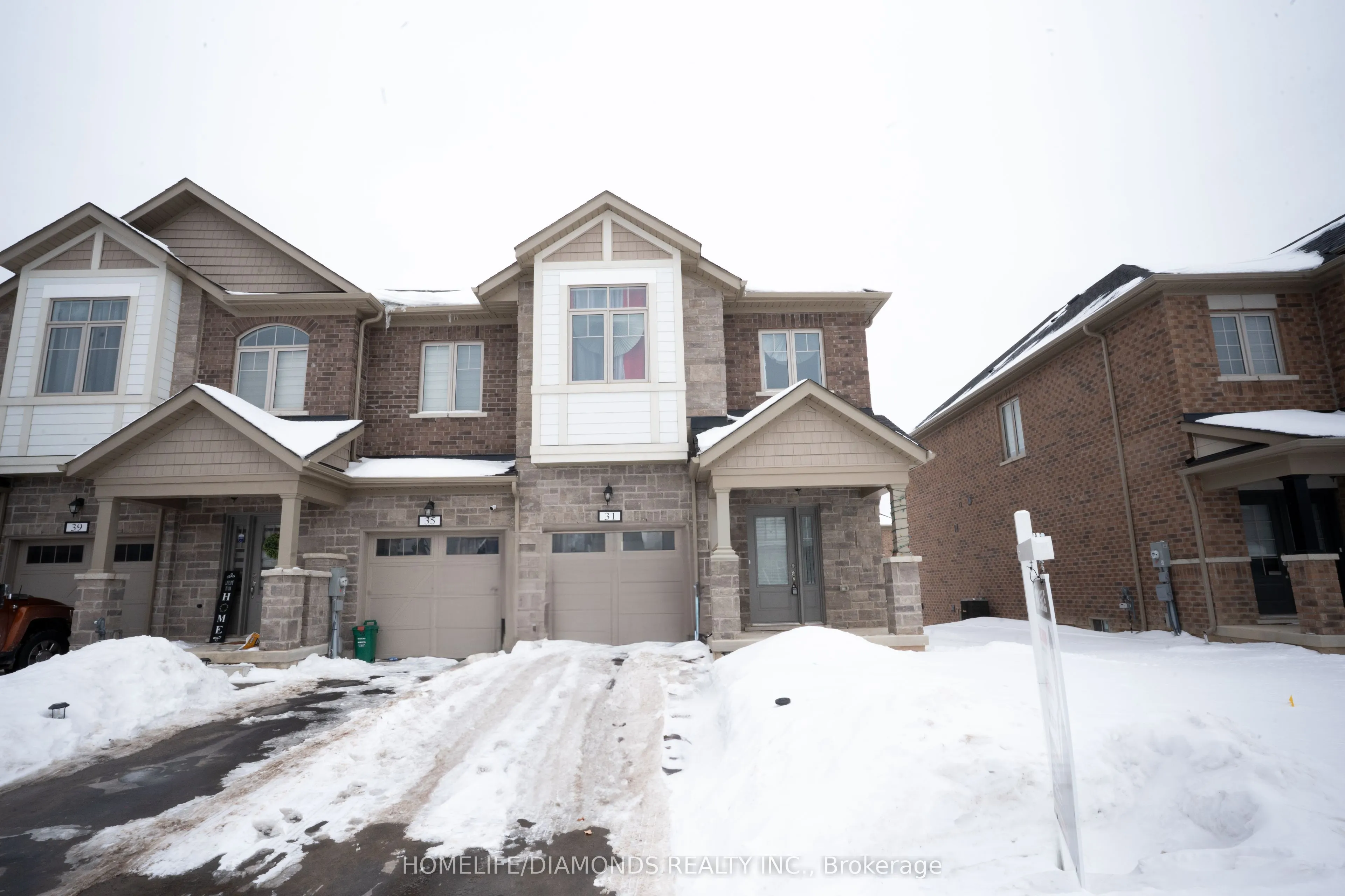 31 SAPPHIRE Way