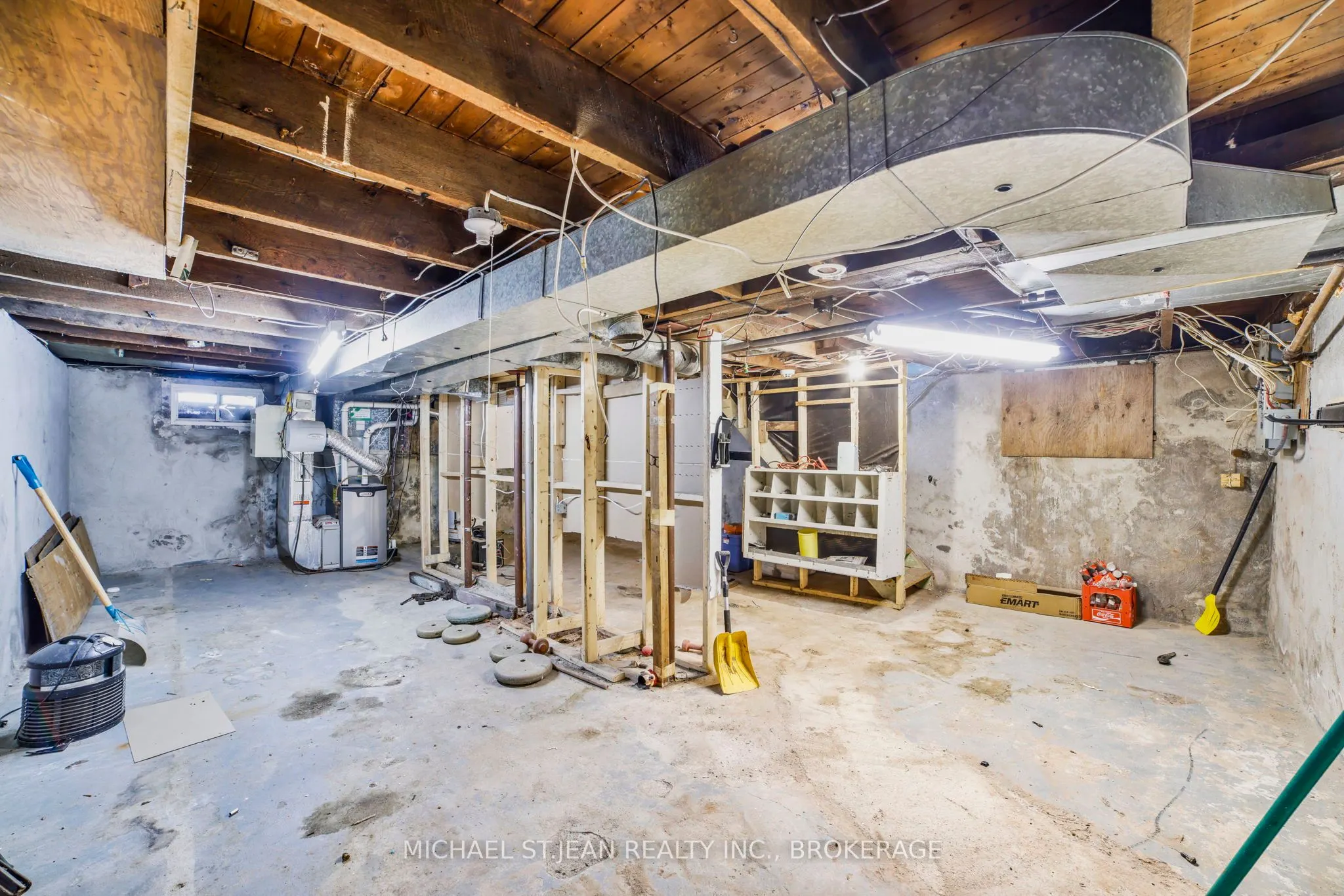 32 Picton Street W