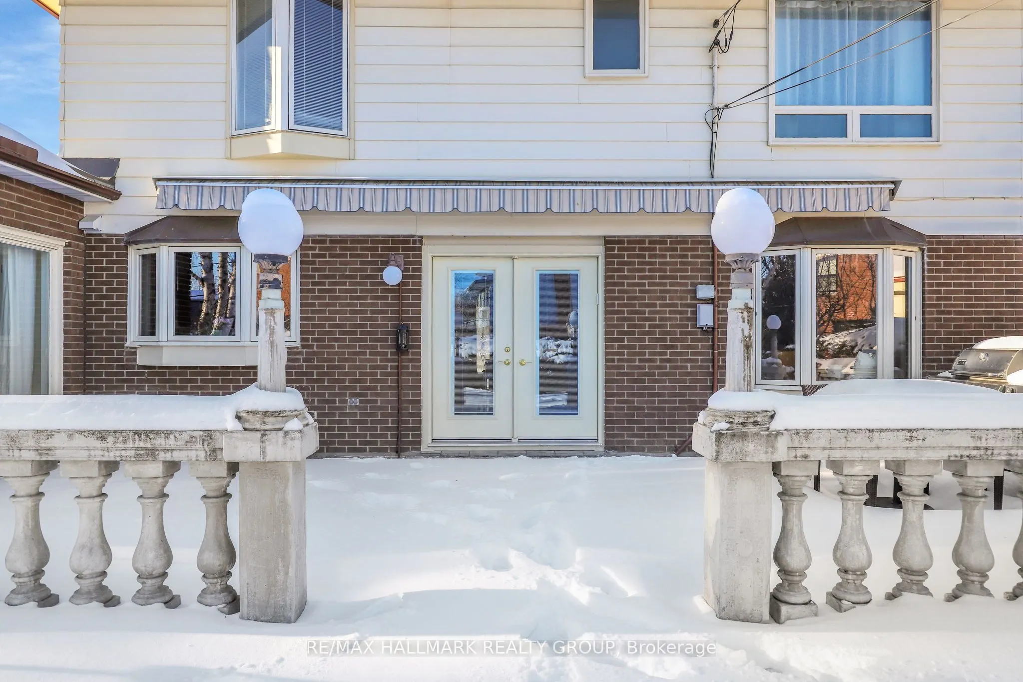 1712 Playfair Drive
