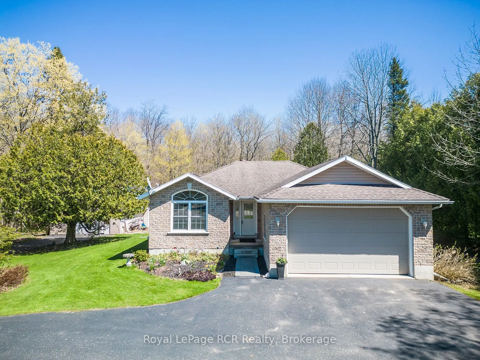 318783 1 Grey Road