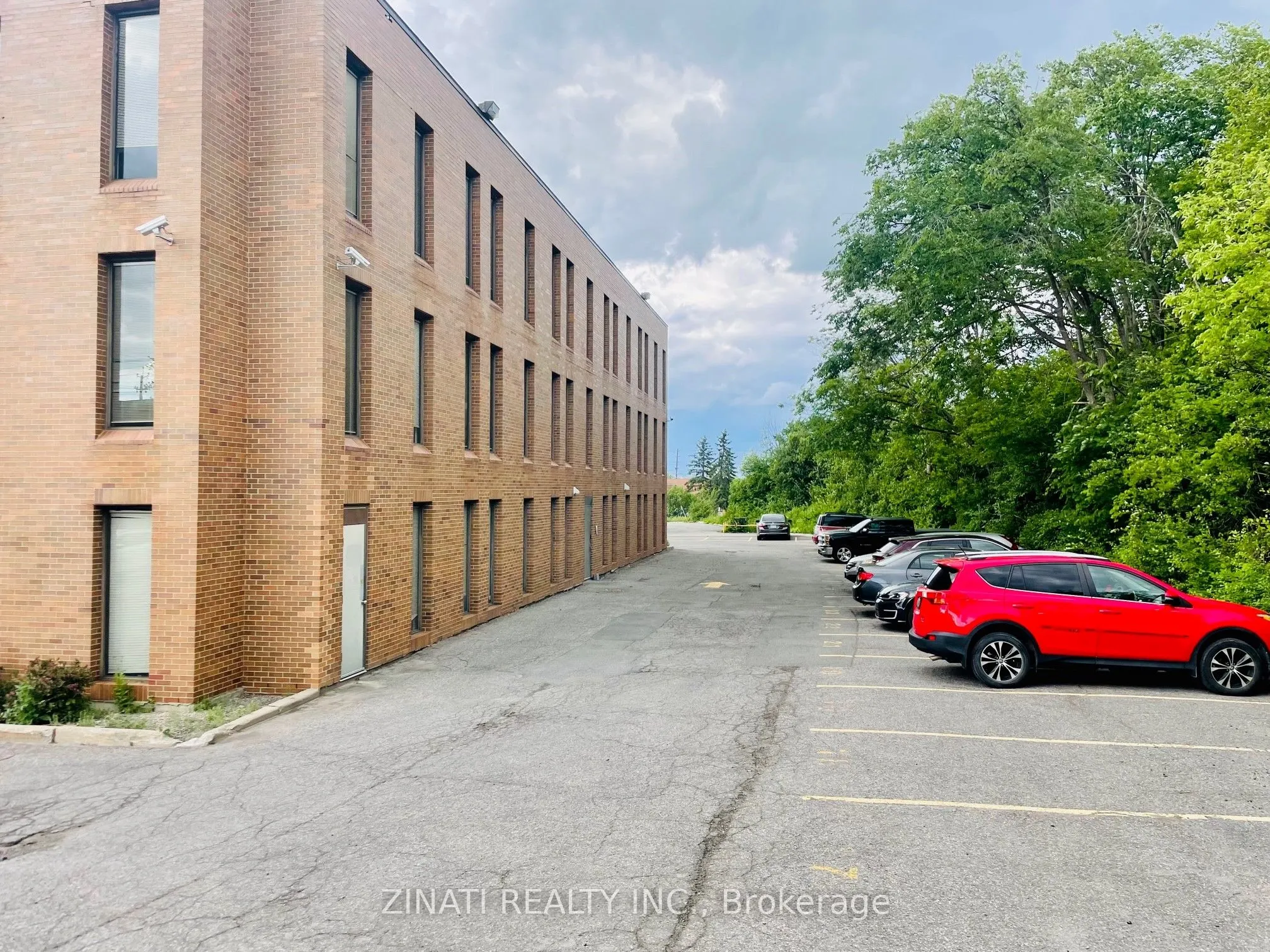 1750 Courtwood Crescent