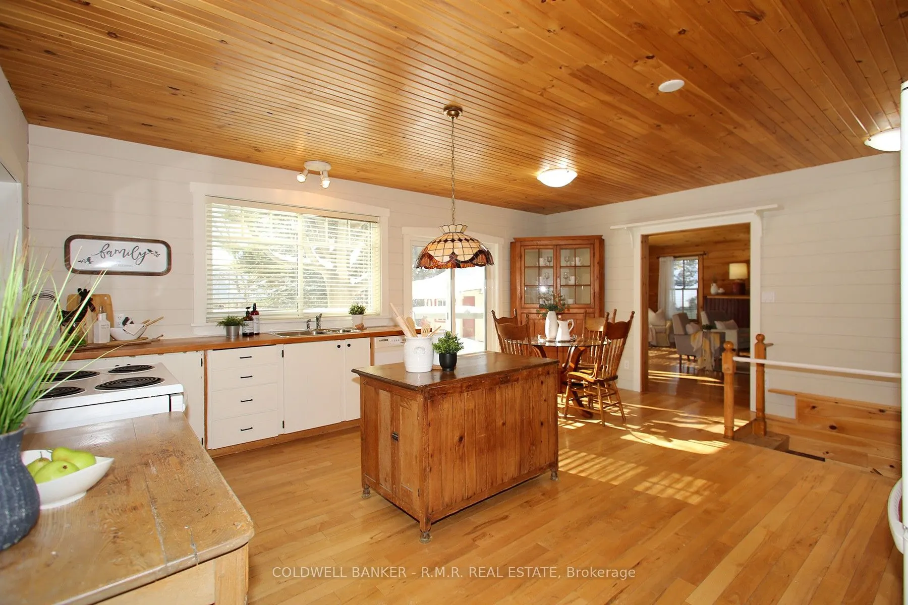 367 Lakeshore Road