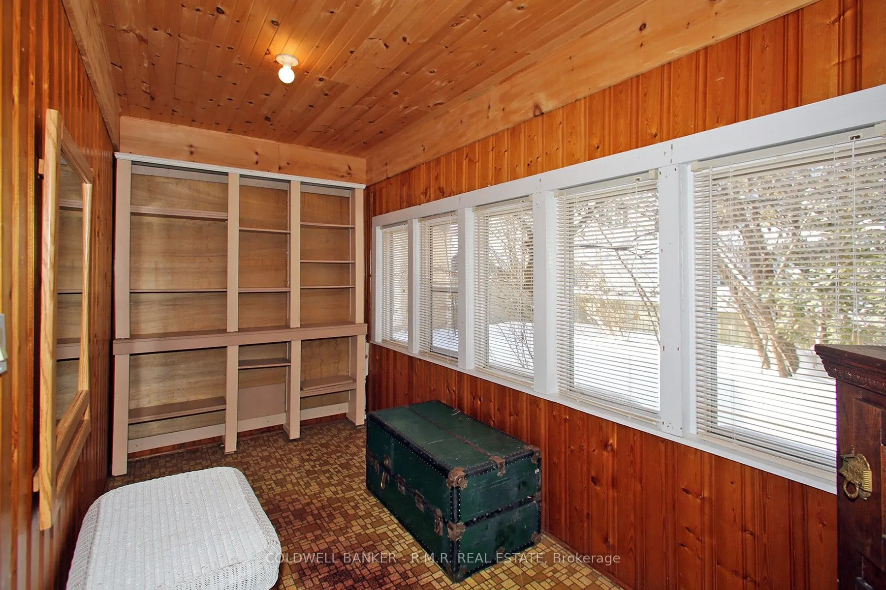 367 Lakeshore Road