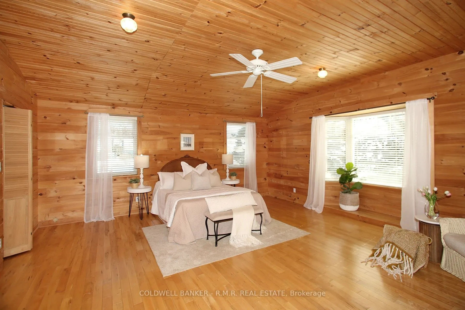 367 Lakeshore Road