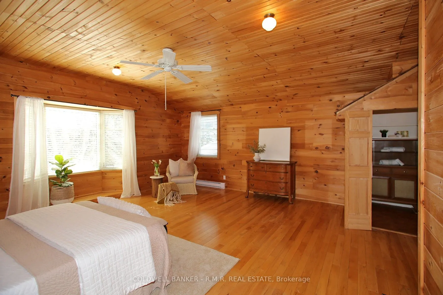 367 Lakeshore Road