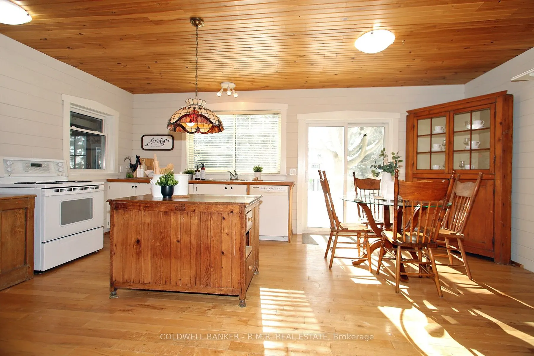 367 Lakeshore Road