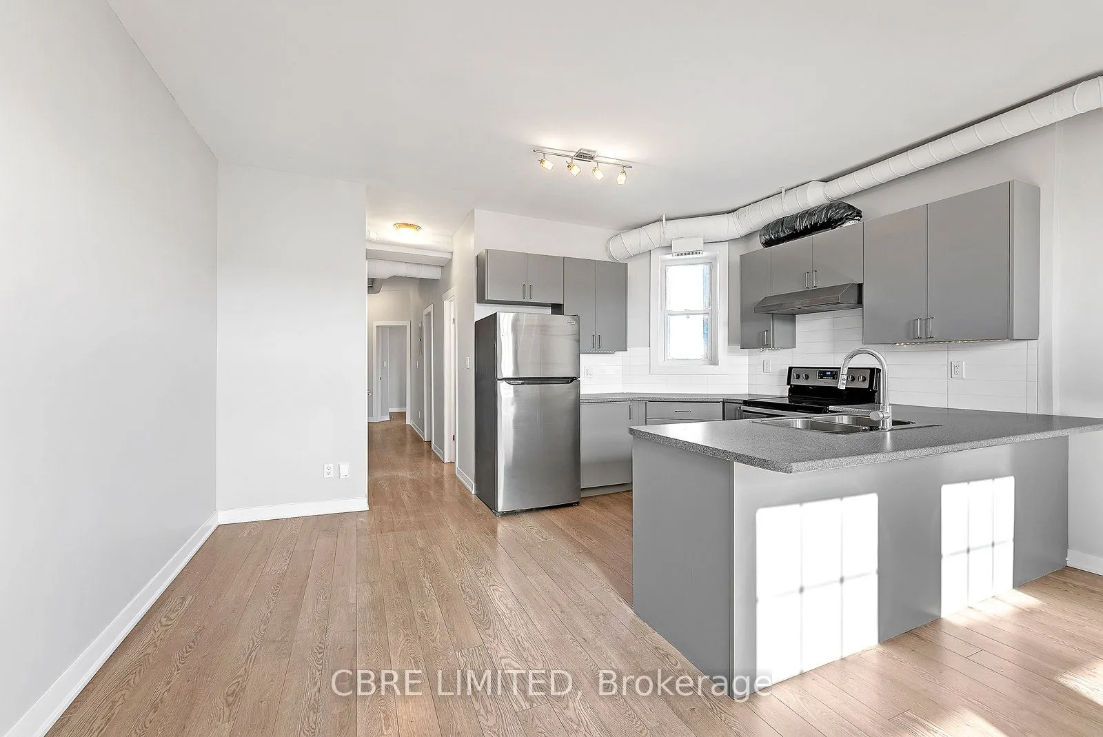 657 Barton Street E, #201